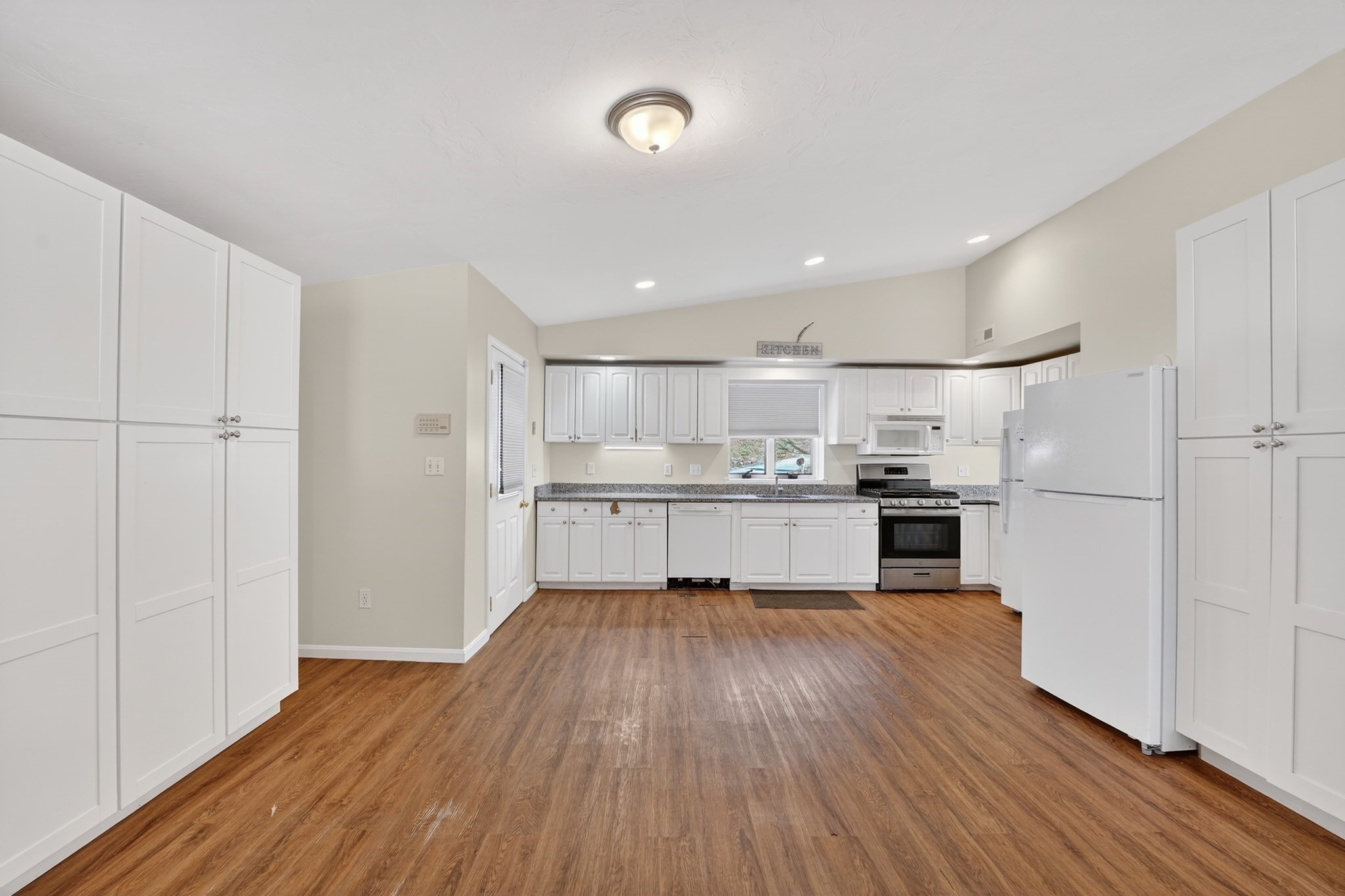 168 South Street Property Photo 5