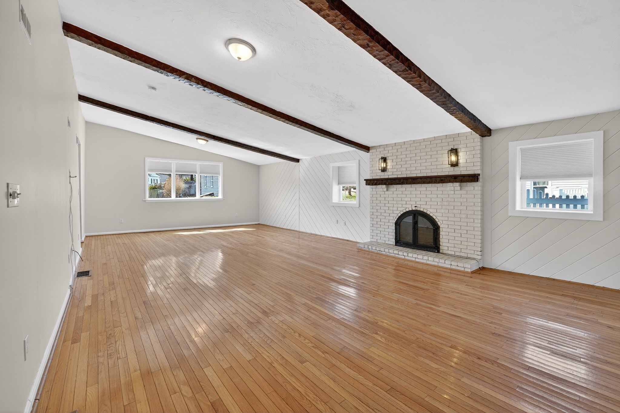 168 South Street Property Photo 4