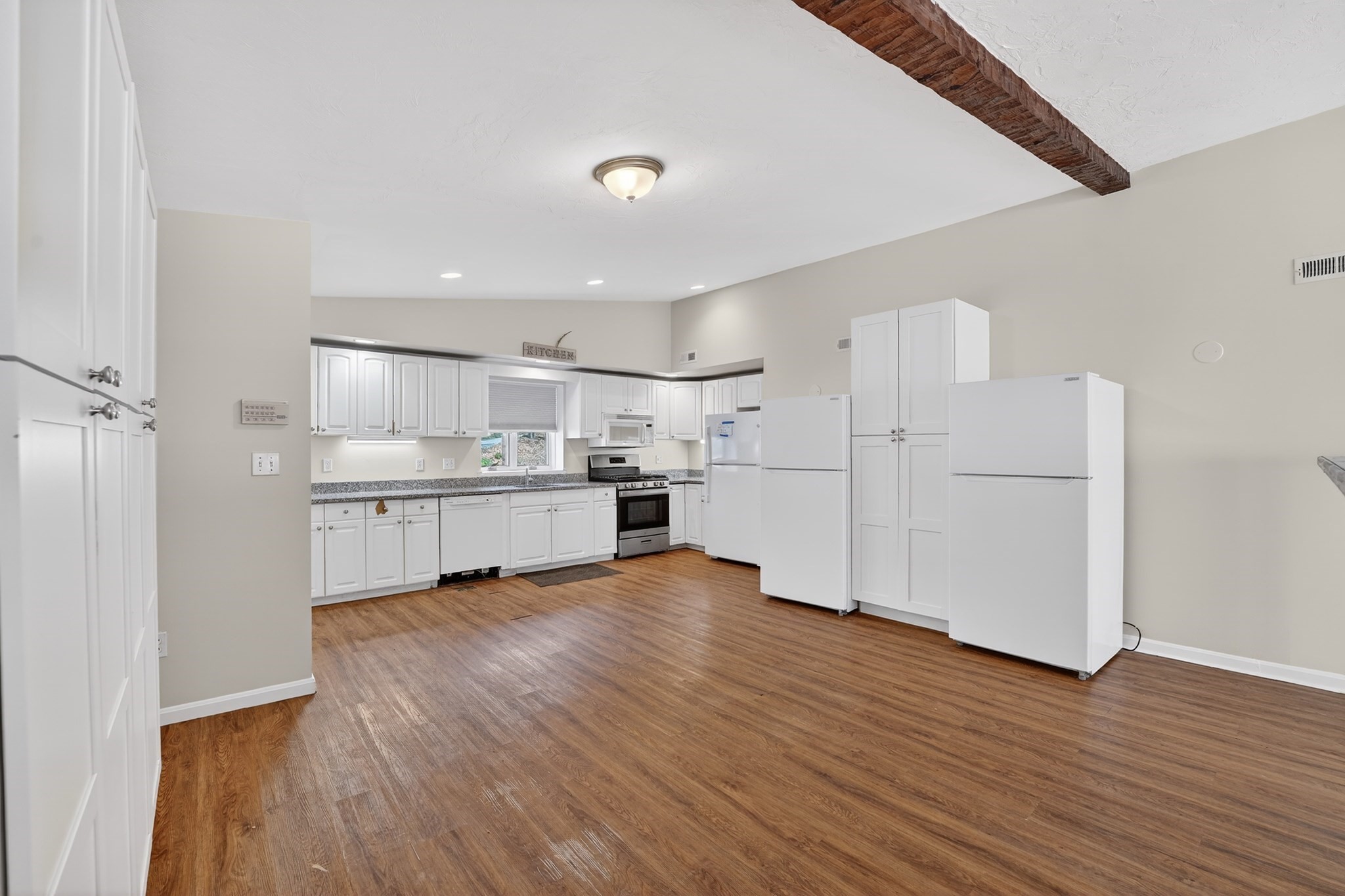 168 South Street Property Photo 6