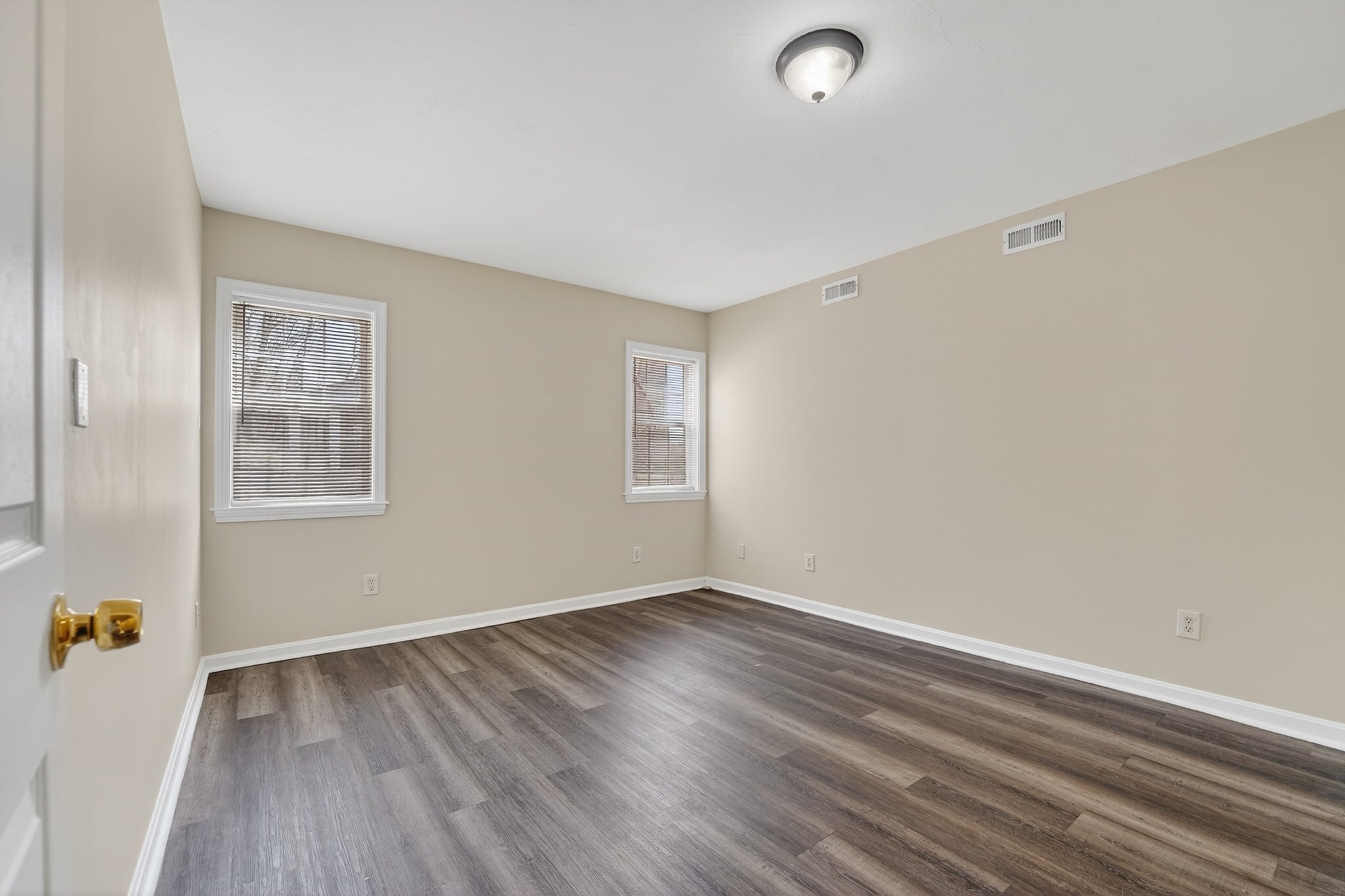 168 South Street Property Photo 16