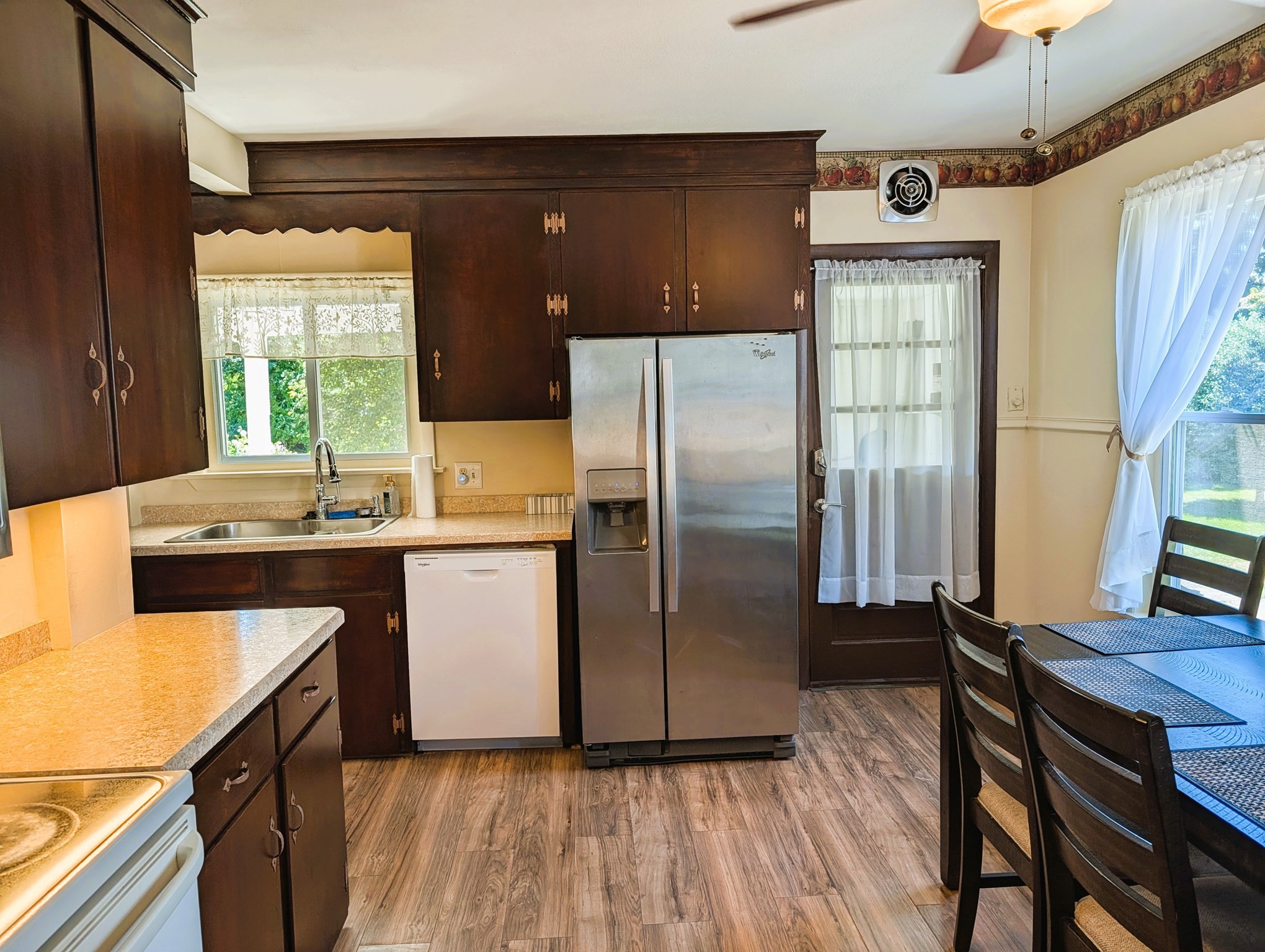 27 South Street Property Photo 8
