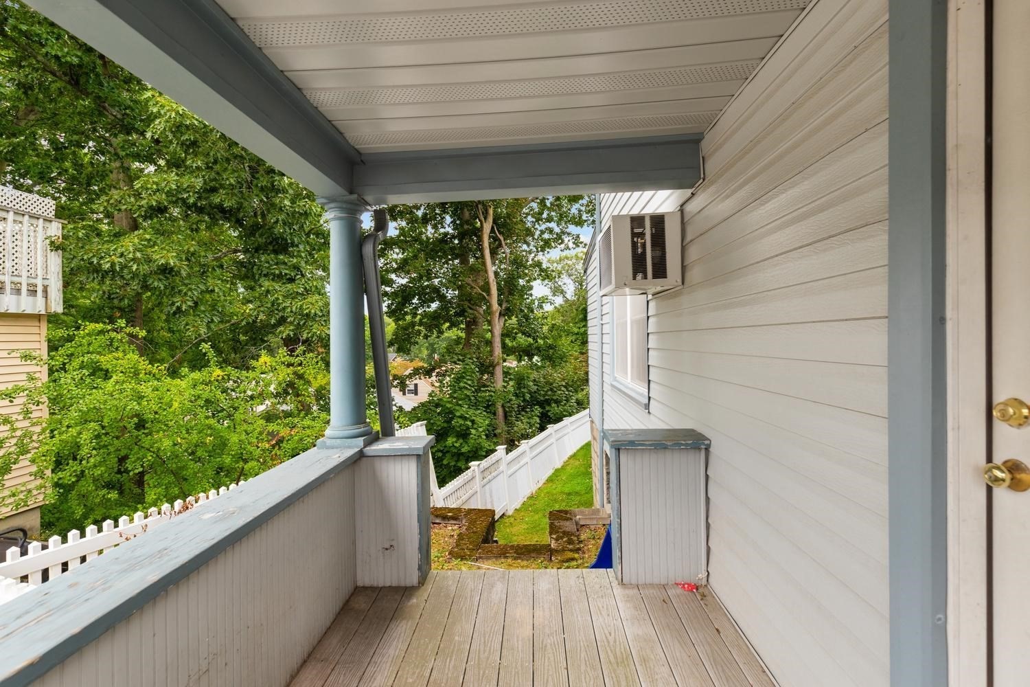 223 Linwood St Property Photo 3