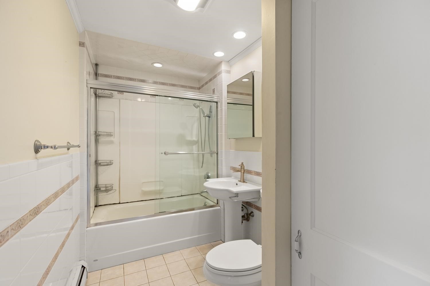 223 Linwood St Property Photo 18