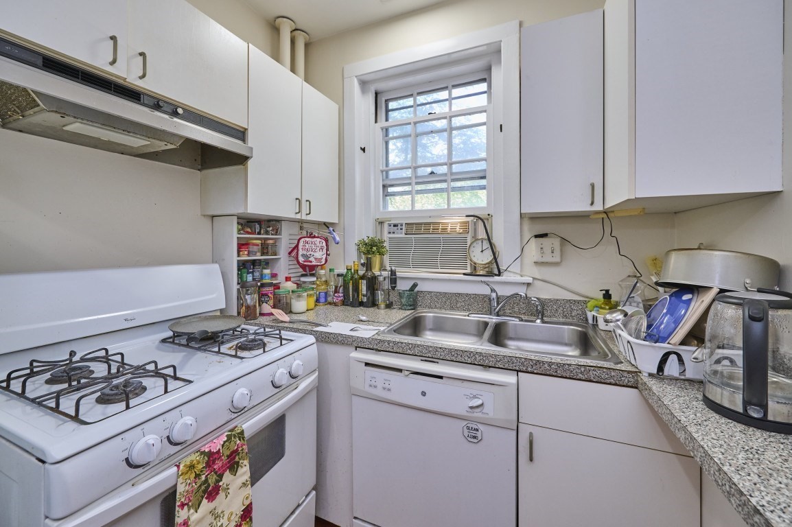 86 Buckingham St # 32 Property Photo 7