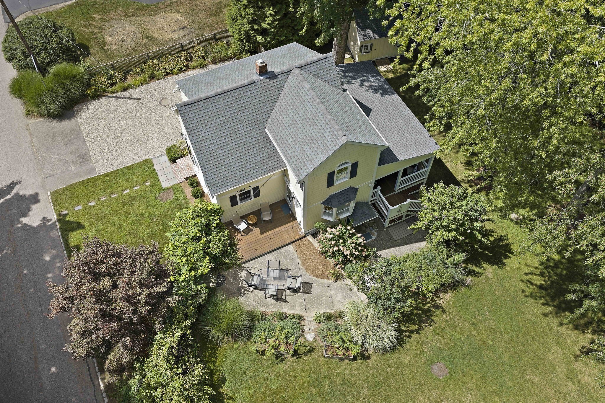 16 Oakland Ave