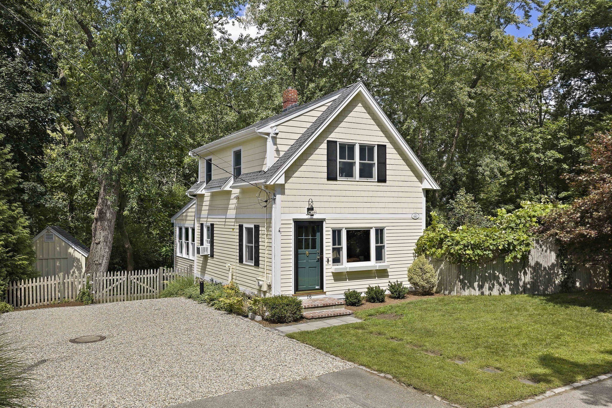 16 Oakland Ave Property Photo 3