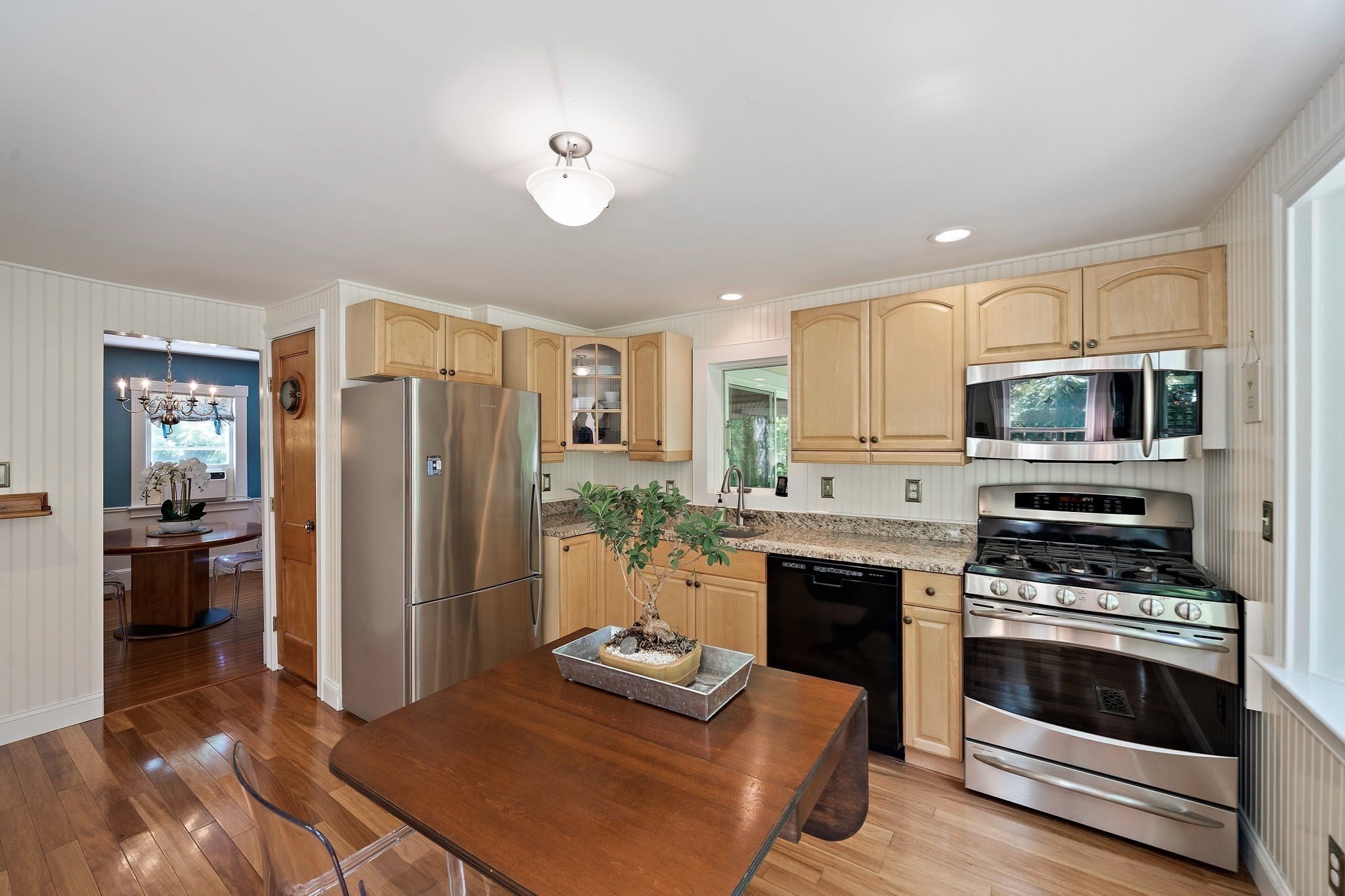 16 Oakland Ave Property Photo 8