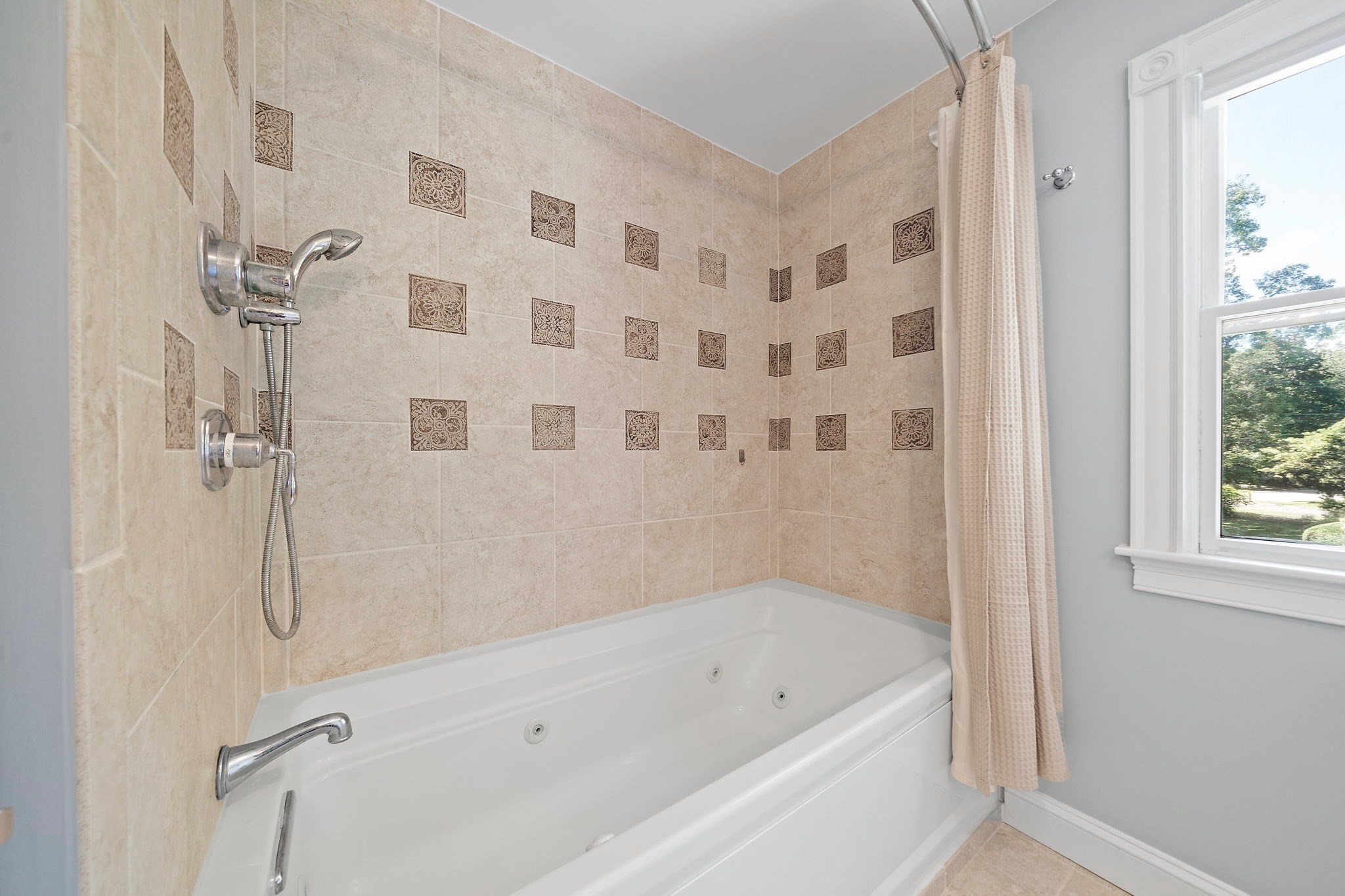 16 Oakland Ave Property Photo 23