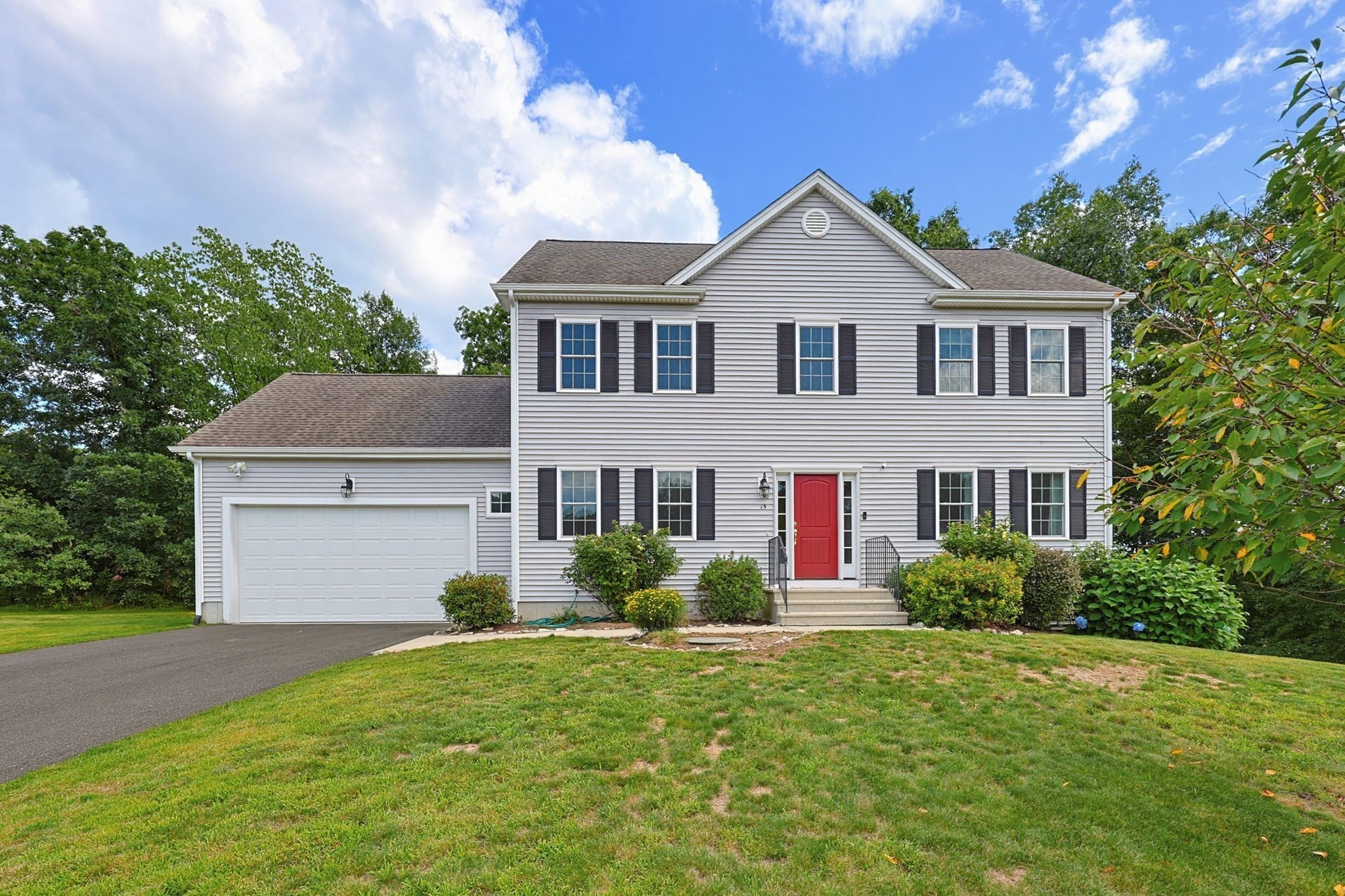 15 Willow Brook Lane Property Photo 1