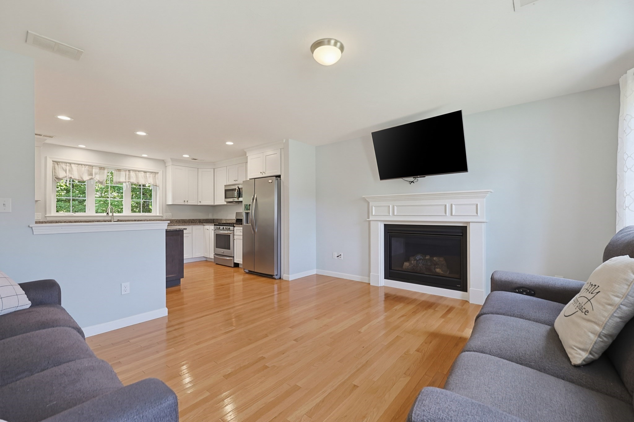 15 Willow Brook Lane Property Photo 4