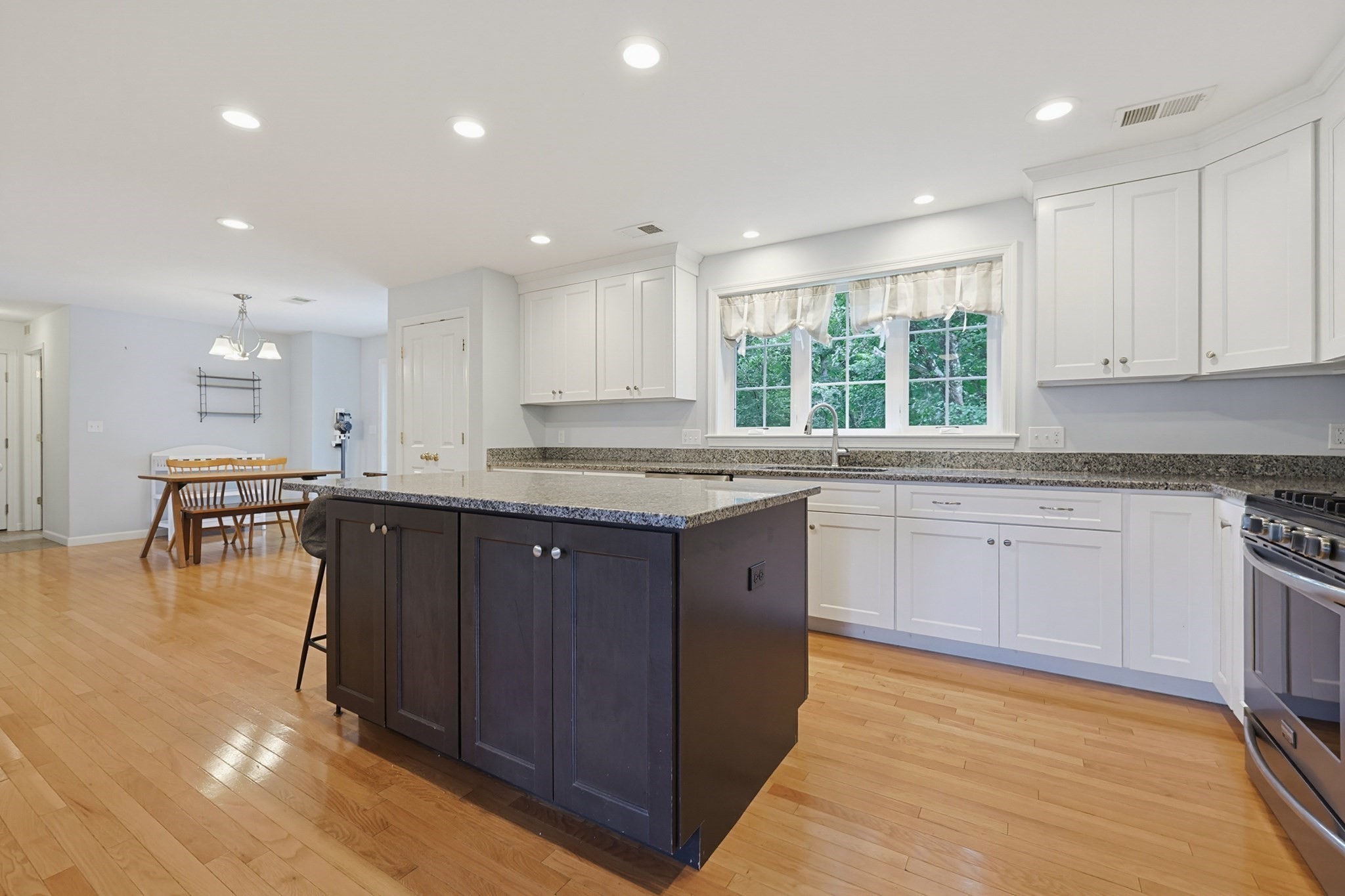 15 Willow Brook Lane Property Photo 8