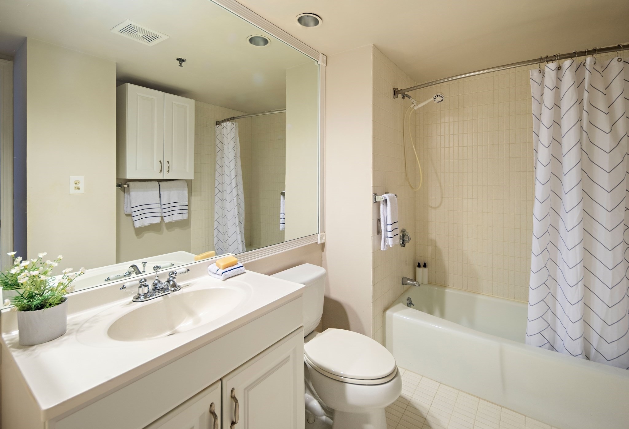 193 Oak St # 205e Property Photo 8