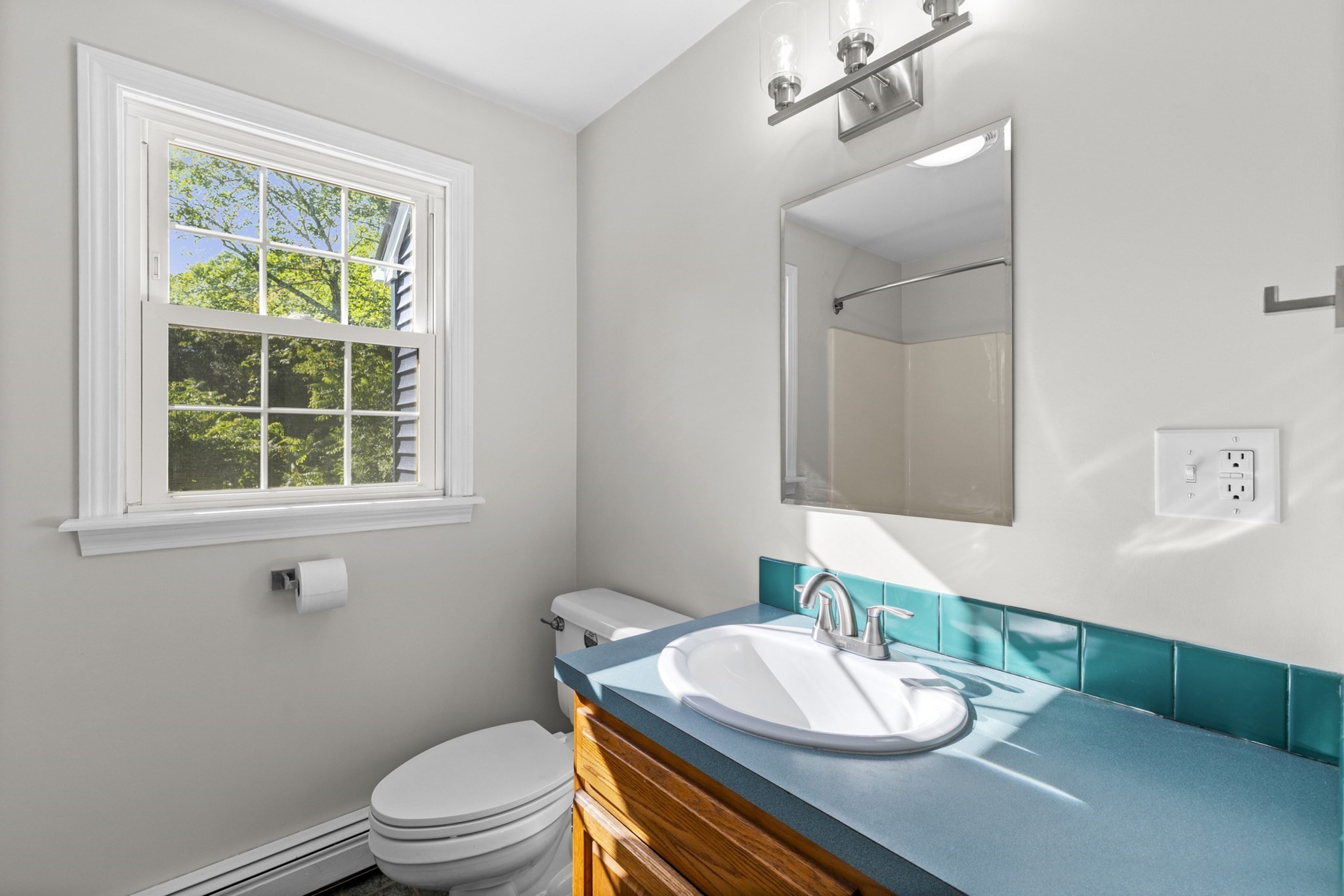 27 Westdale Ave Property Photo 8