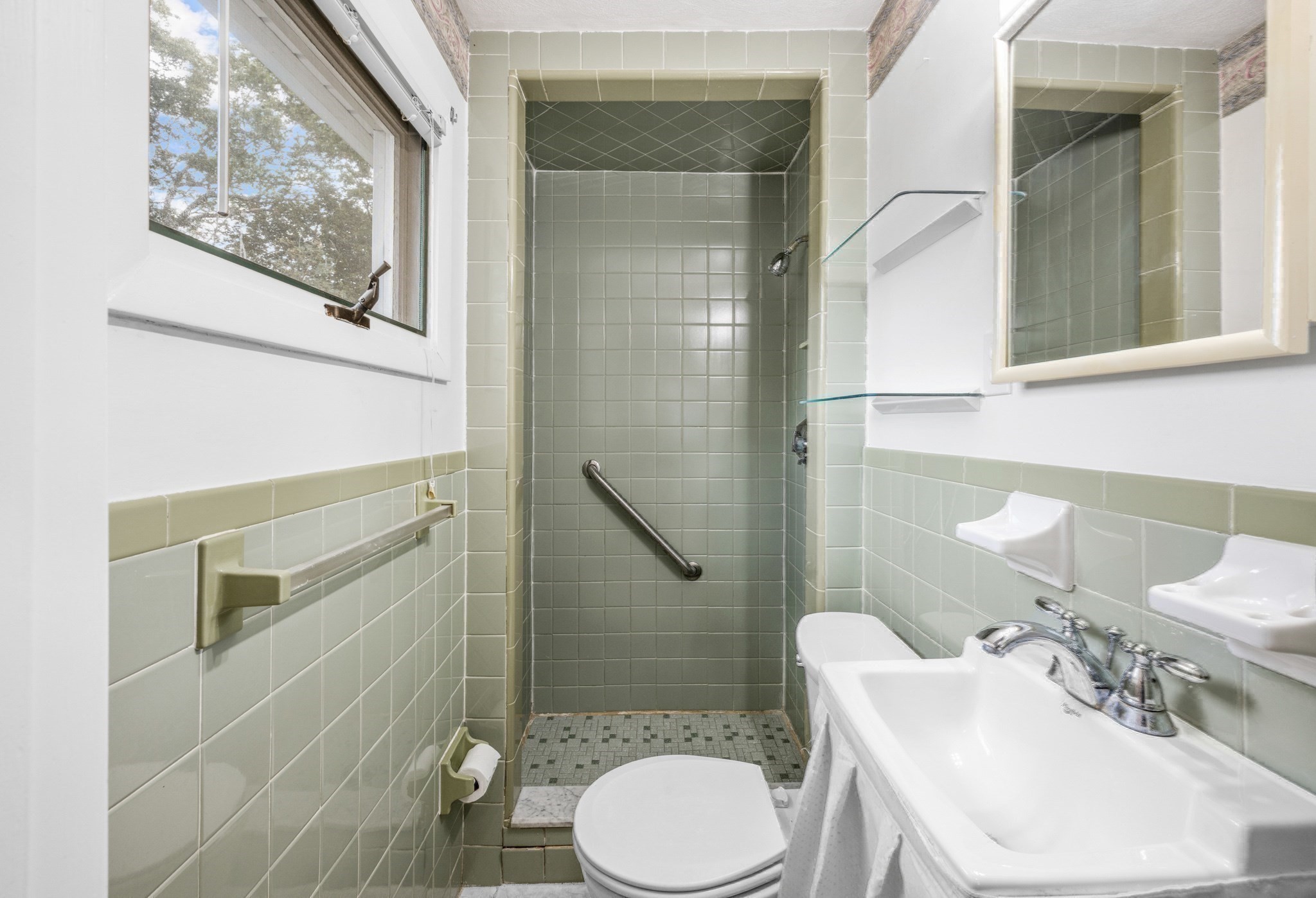 61 Edgemont Rd Property Photo 18