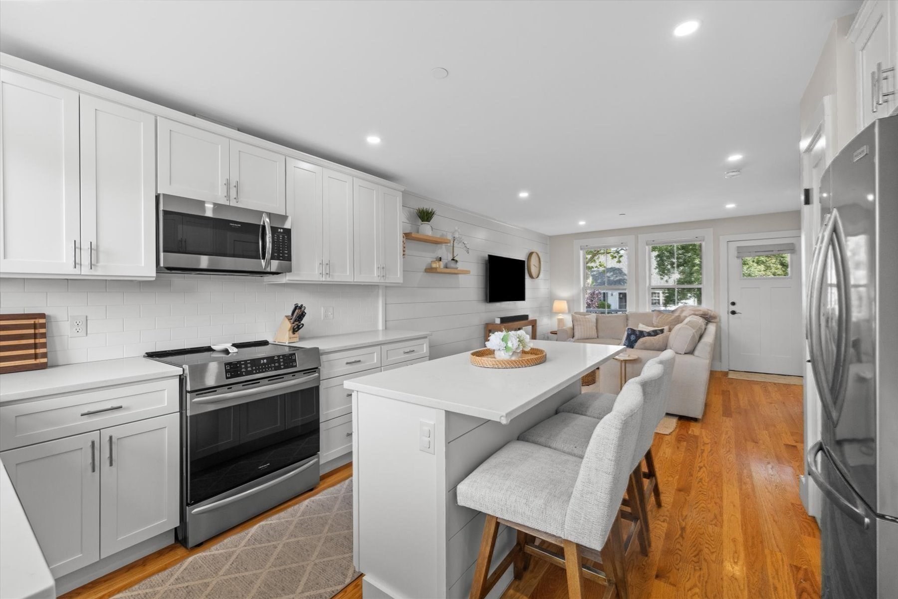 6 Macdonald Terr # D Property Photo 2