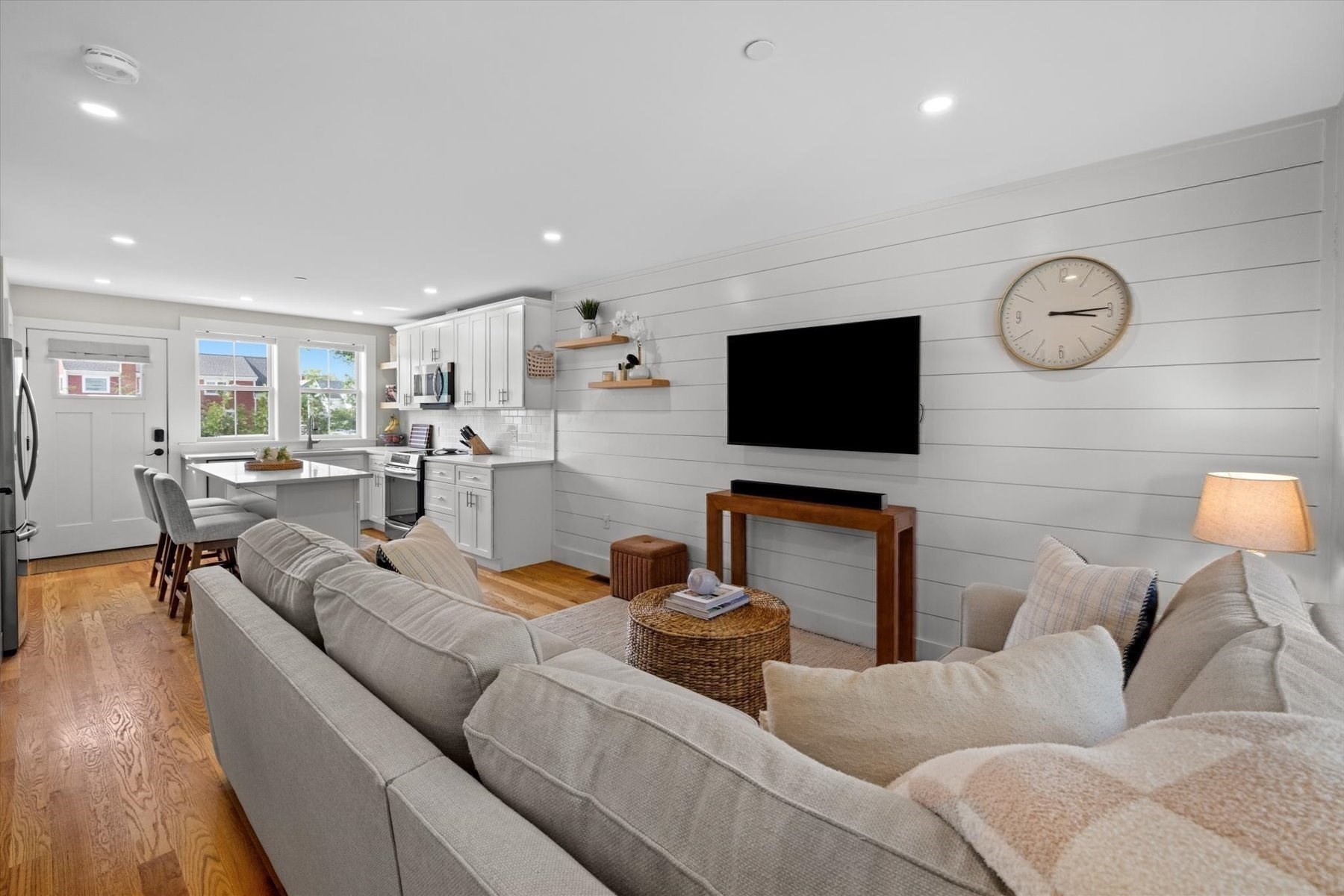 6 Macdonald Terr # D Property Photo 4
