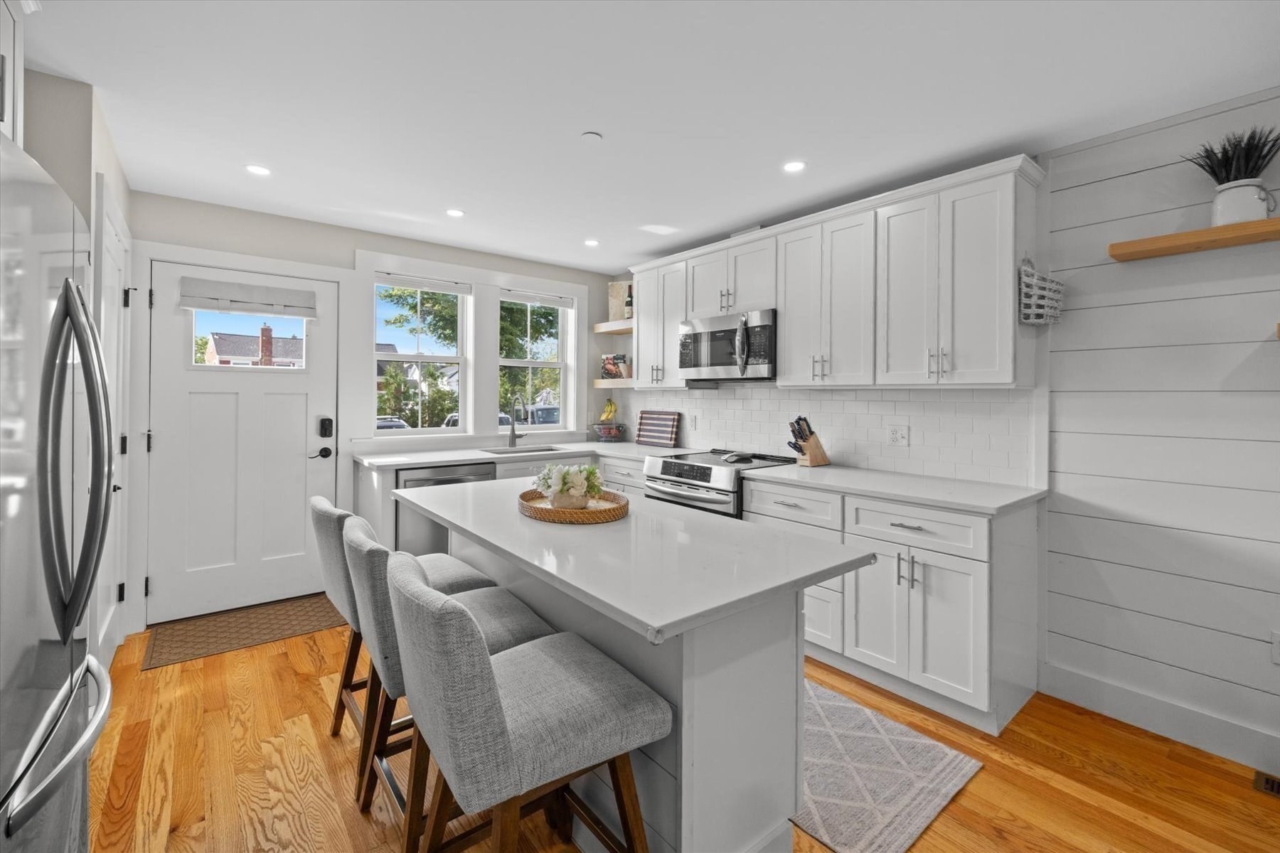 6 Macdonald Terr # D Property Photo 5