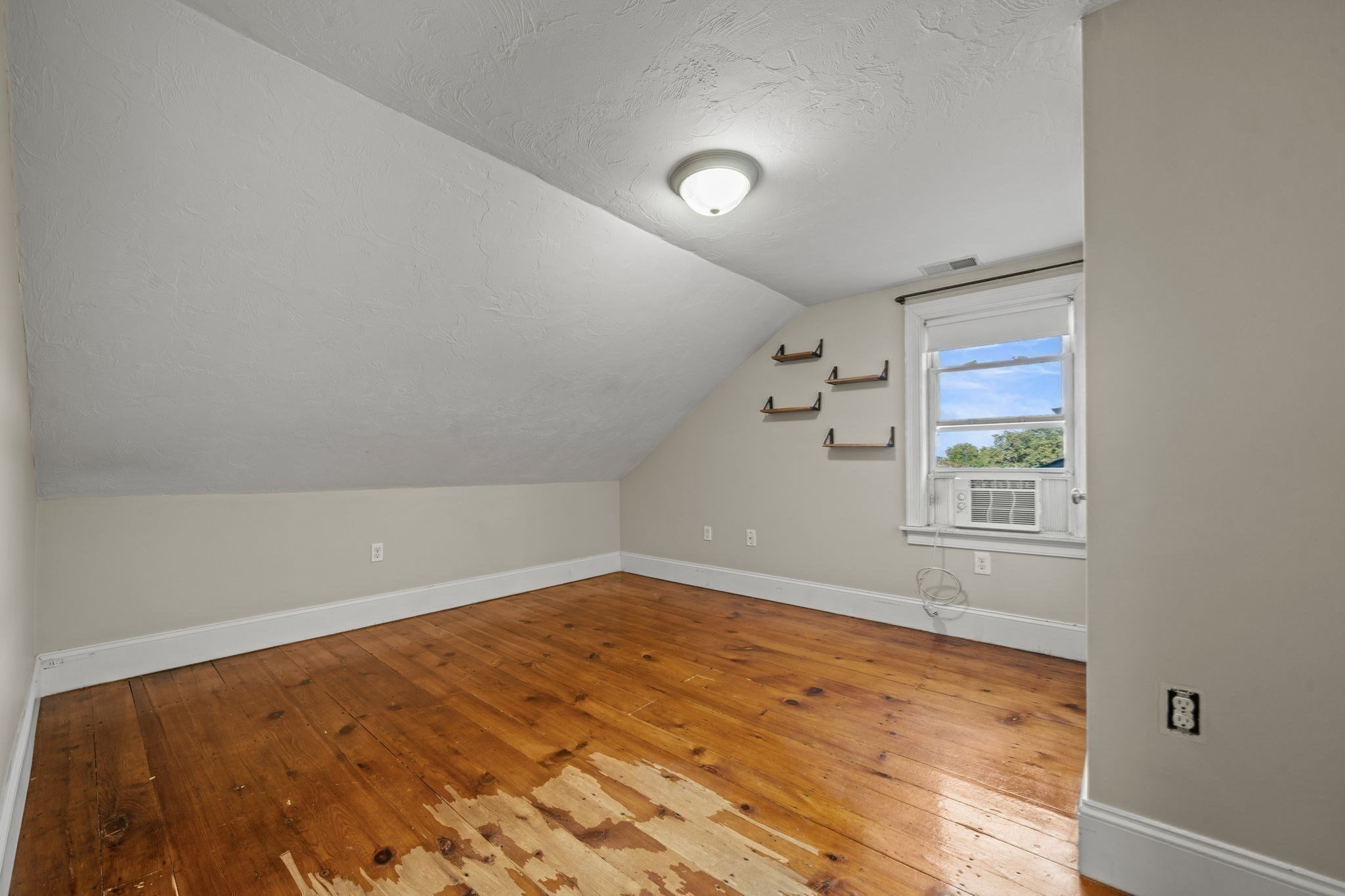 519 E 5th Street Property Photo 25