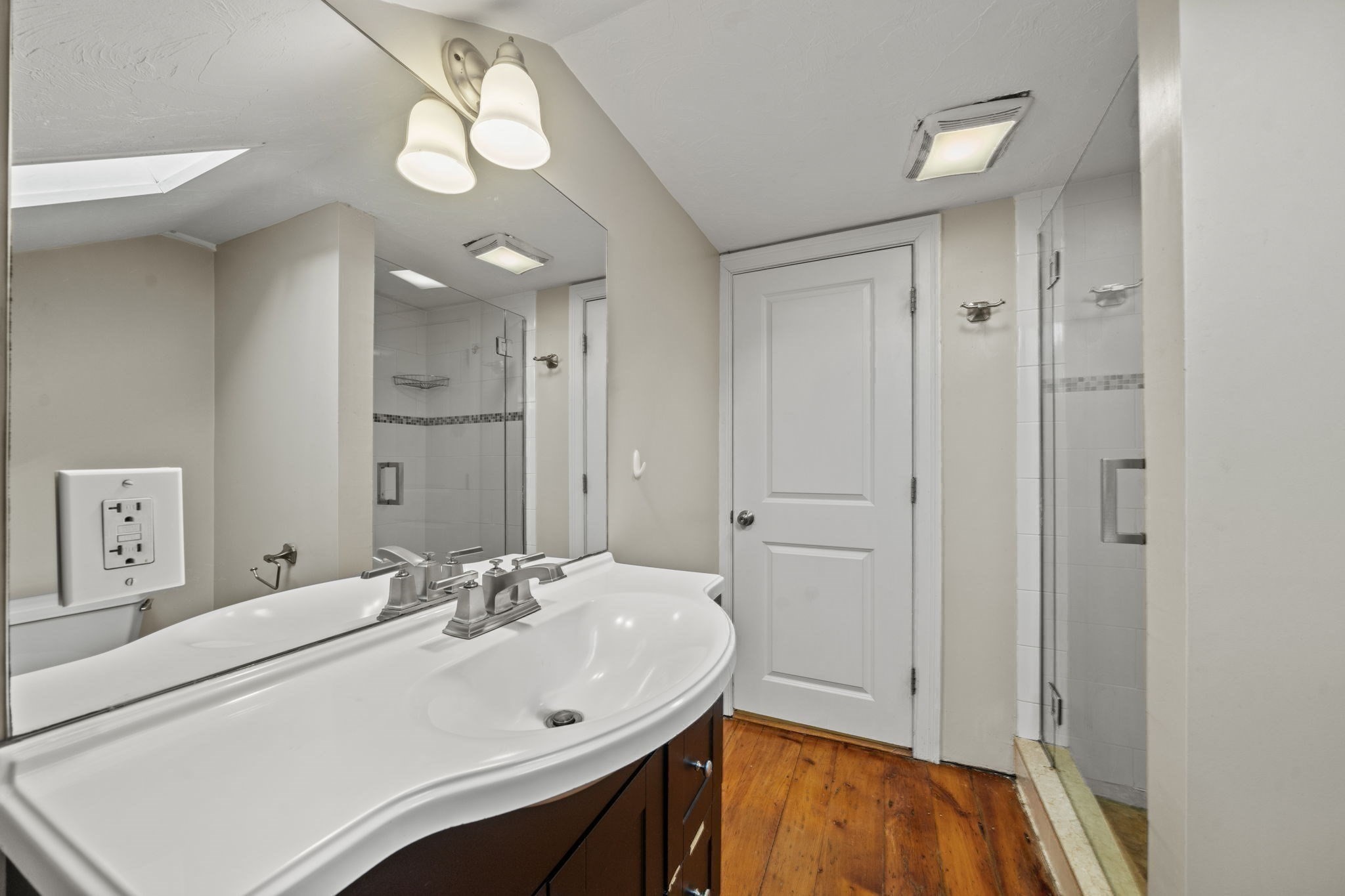 519 E 5th Street Property Photo 27