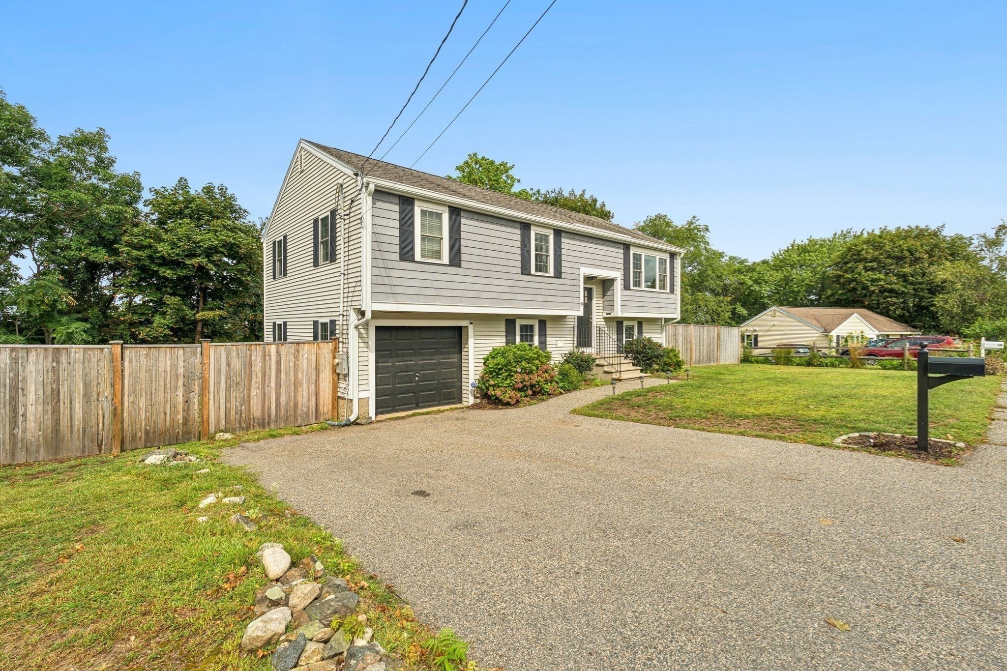 8 Skyview Ln Property Photo 1