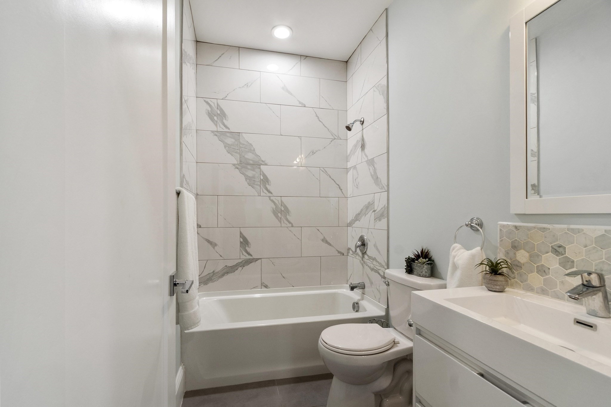 301 Saratoga Street # 1 Property Photo 18
