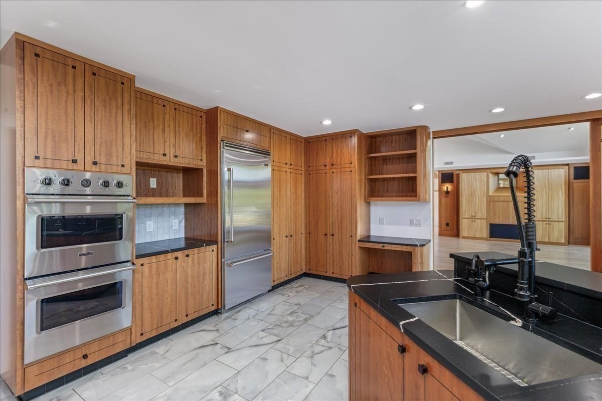 245 Linden Street Property Photo 12
