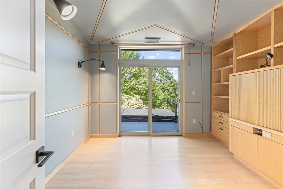 245 Linden Street Property Photo 18