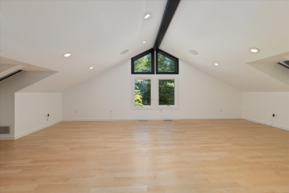 245 Linden Street Property Photo 25