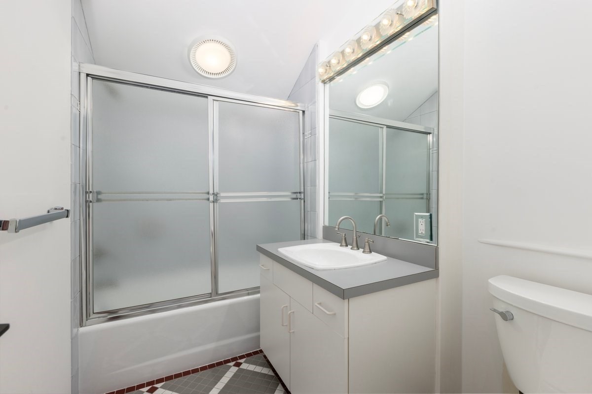245 Linden Street Property Photo 26