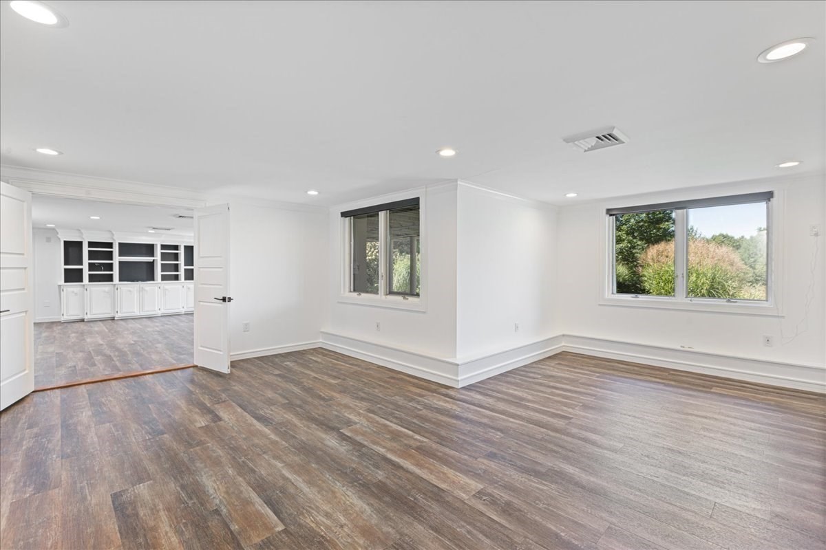 245 Linden Street Property Photo 29