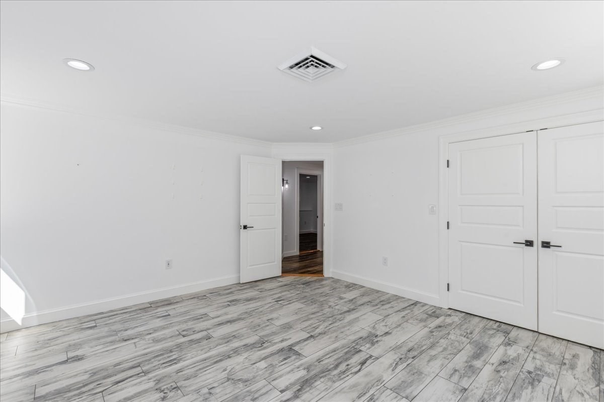 245 Linden Street Property Photo 33