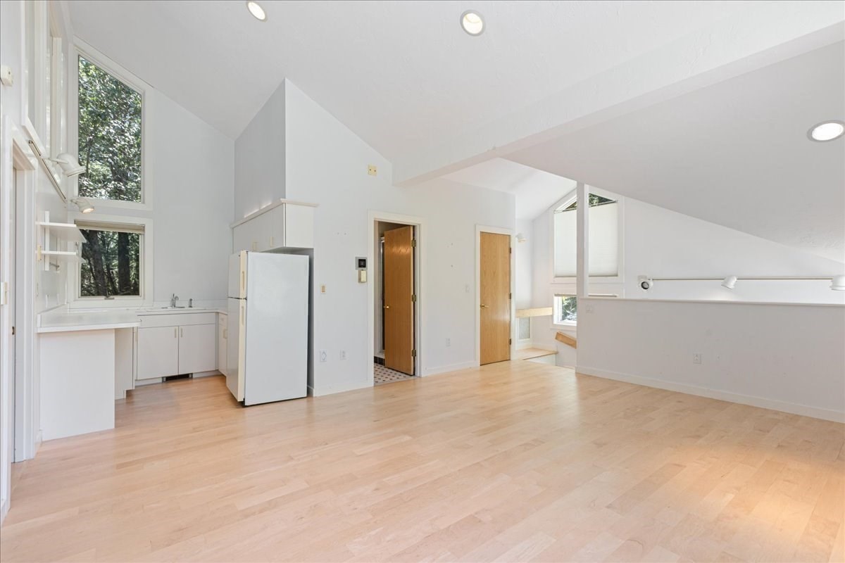 245 Linden Street Property Photo 37