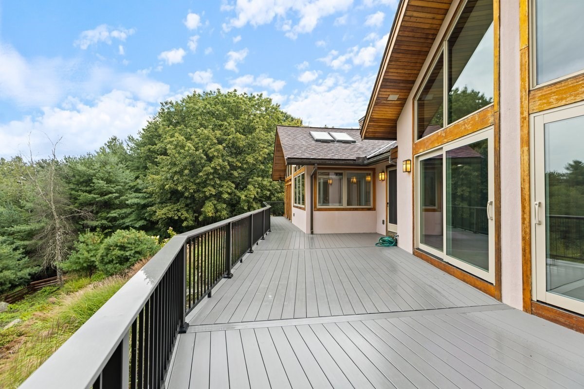 245 Linden Street Property Photo 40