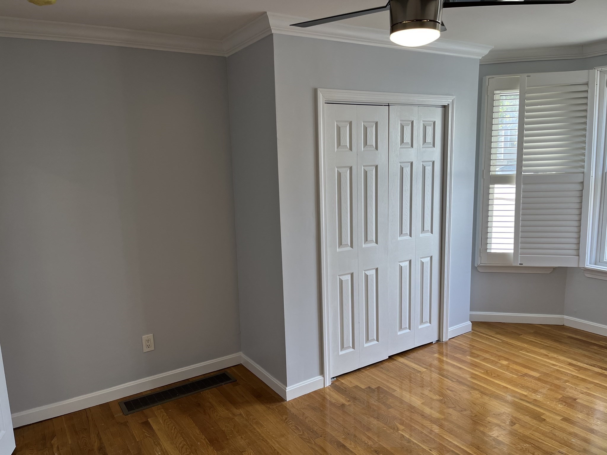 651 Bennington Street Property Photo 6