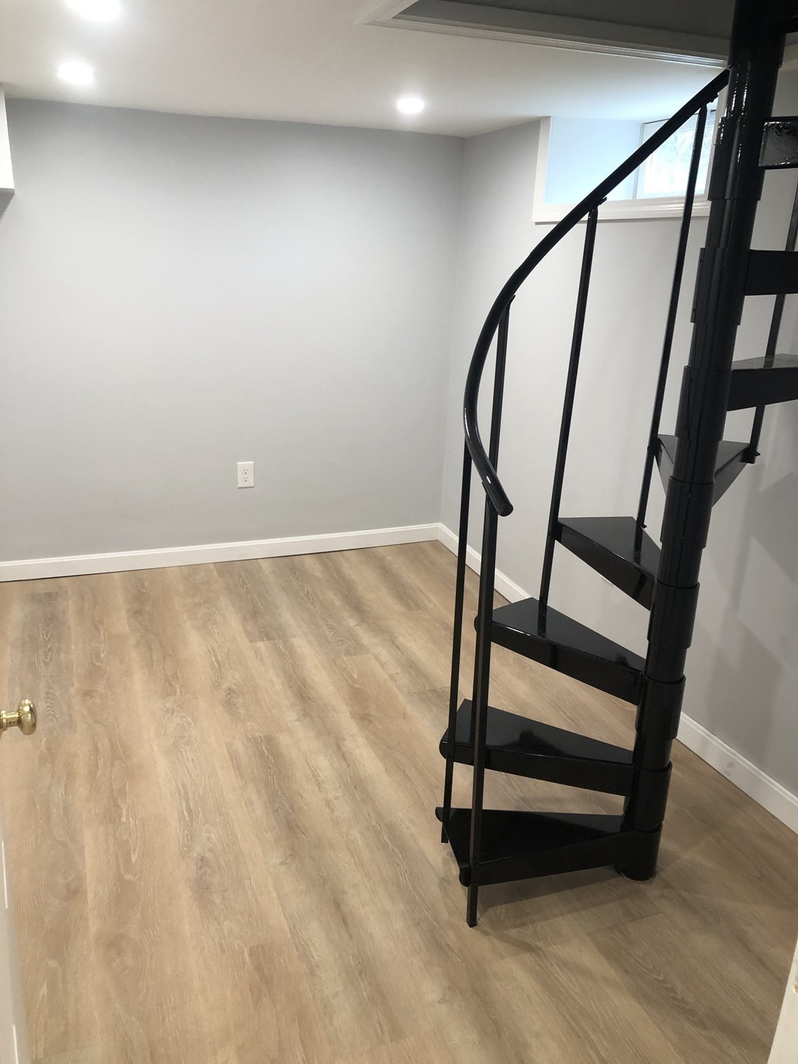651 Bennington Street Property Photo 10