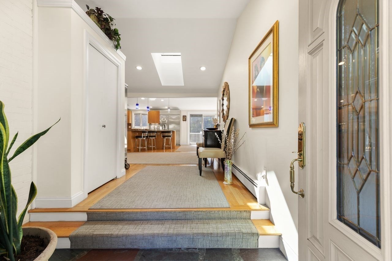 16 Leonard Rd Property Photo 2