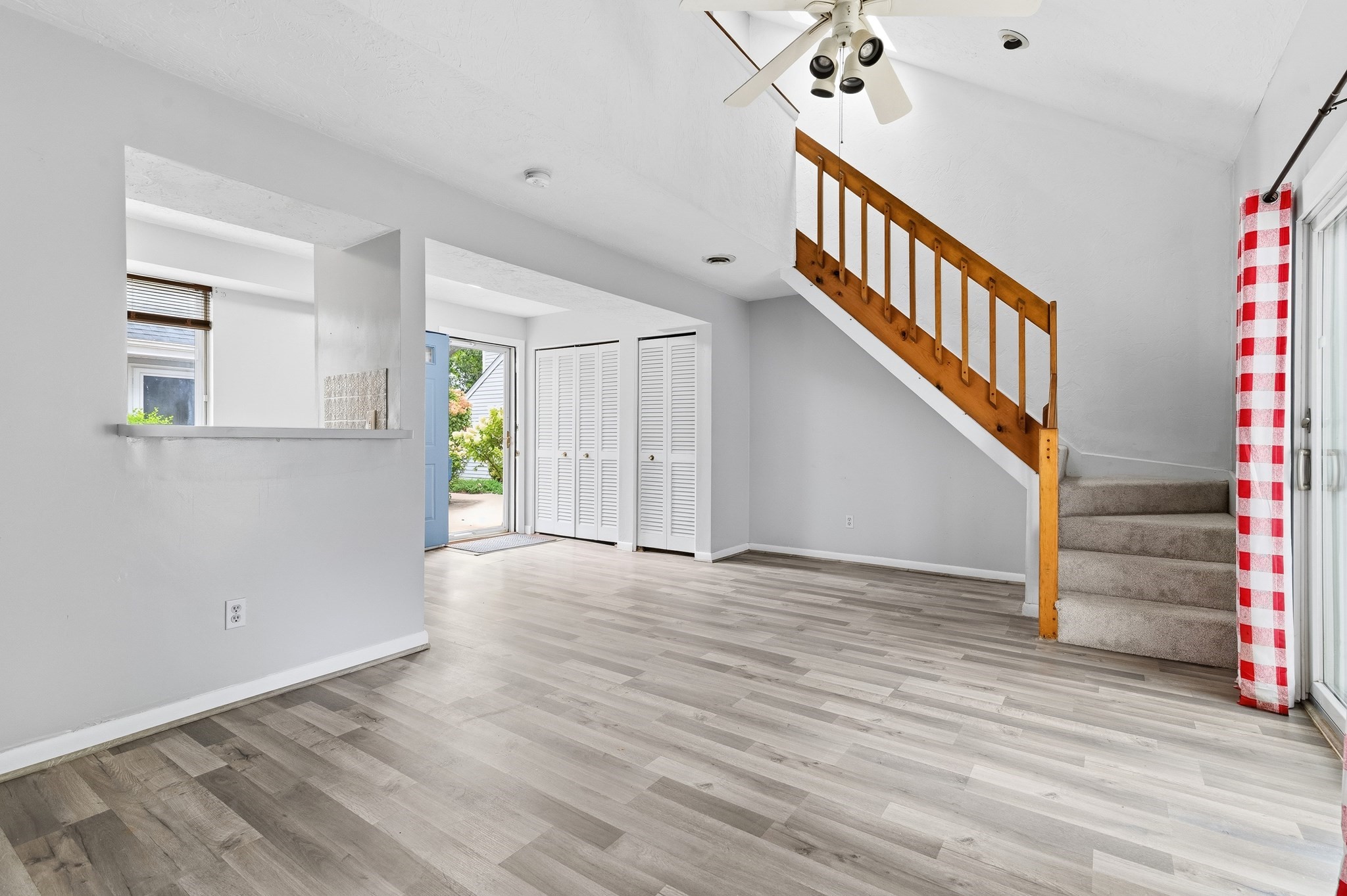 195 Lake Street Property Photo 4