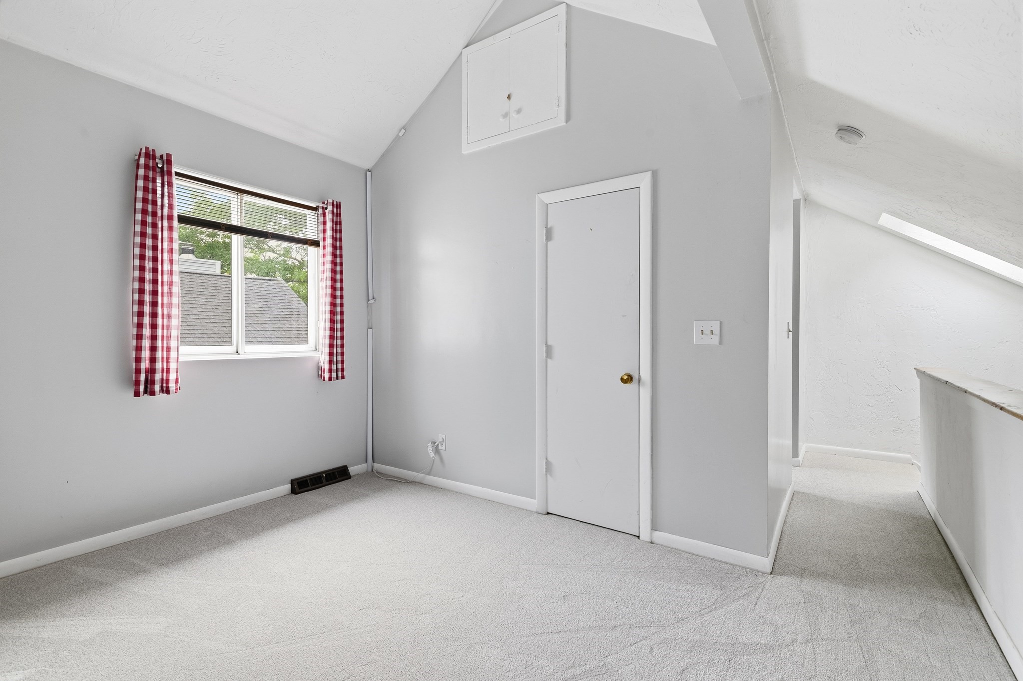 195 Lake Street Property Photo 13