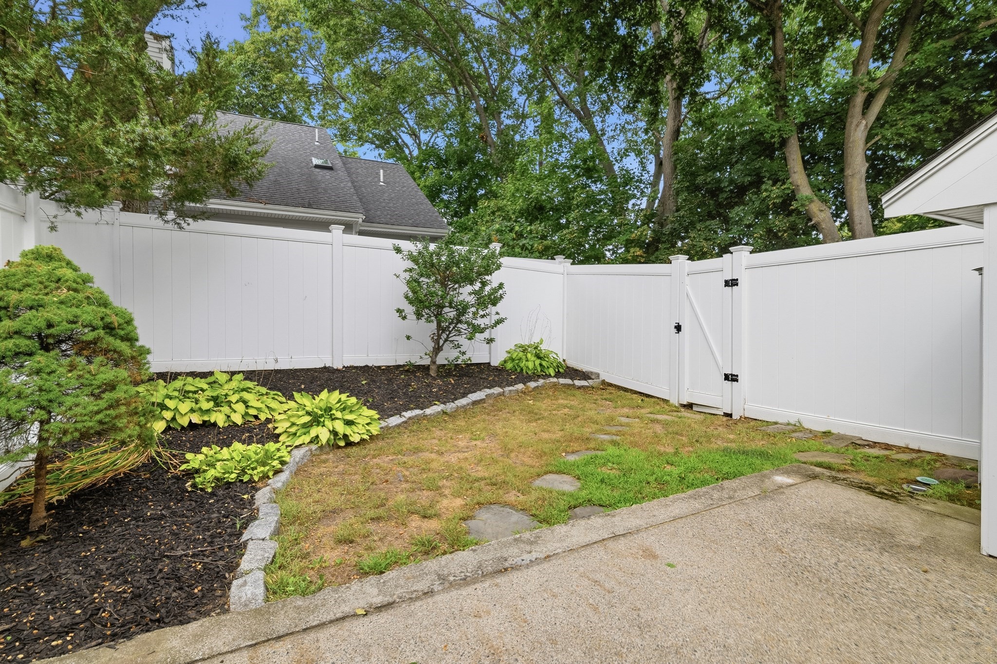 195 Lake Street Property Photo 21