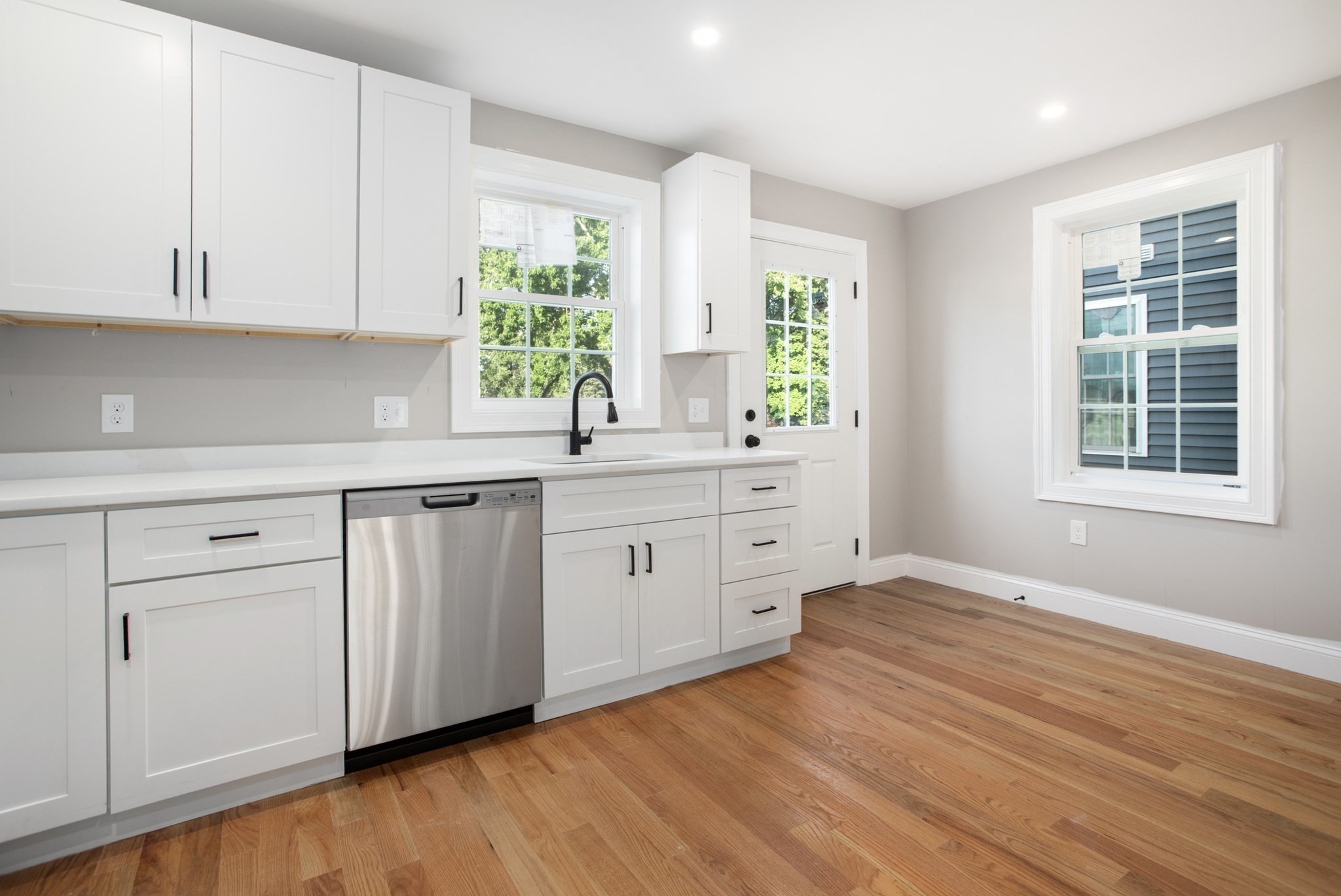 661 Washington Aveue # 2 Property Photo 3
