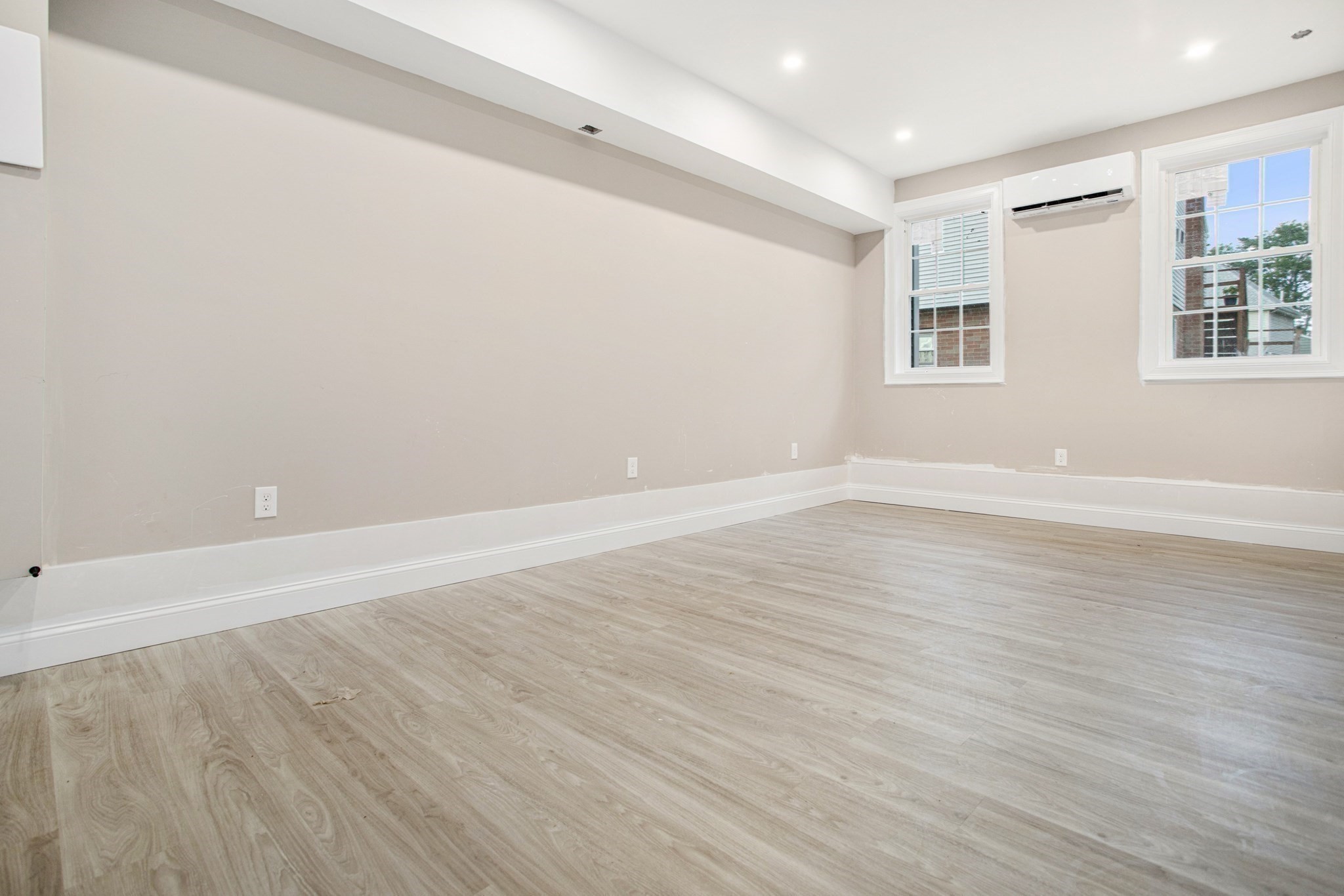 661 Washington Aveue # 2 Property Photo 8