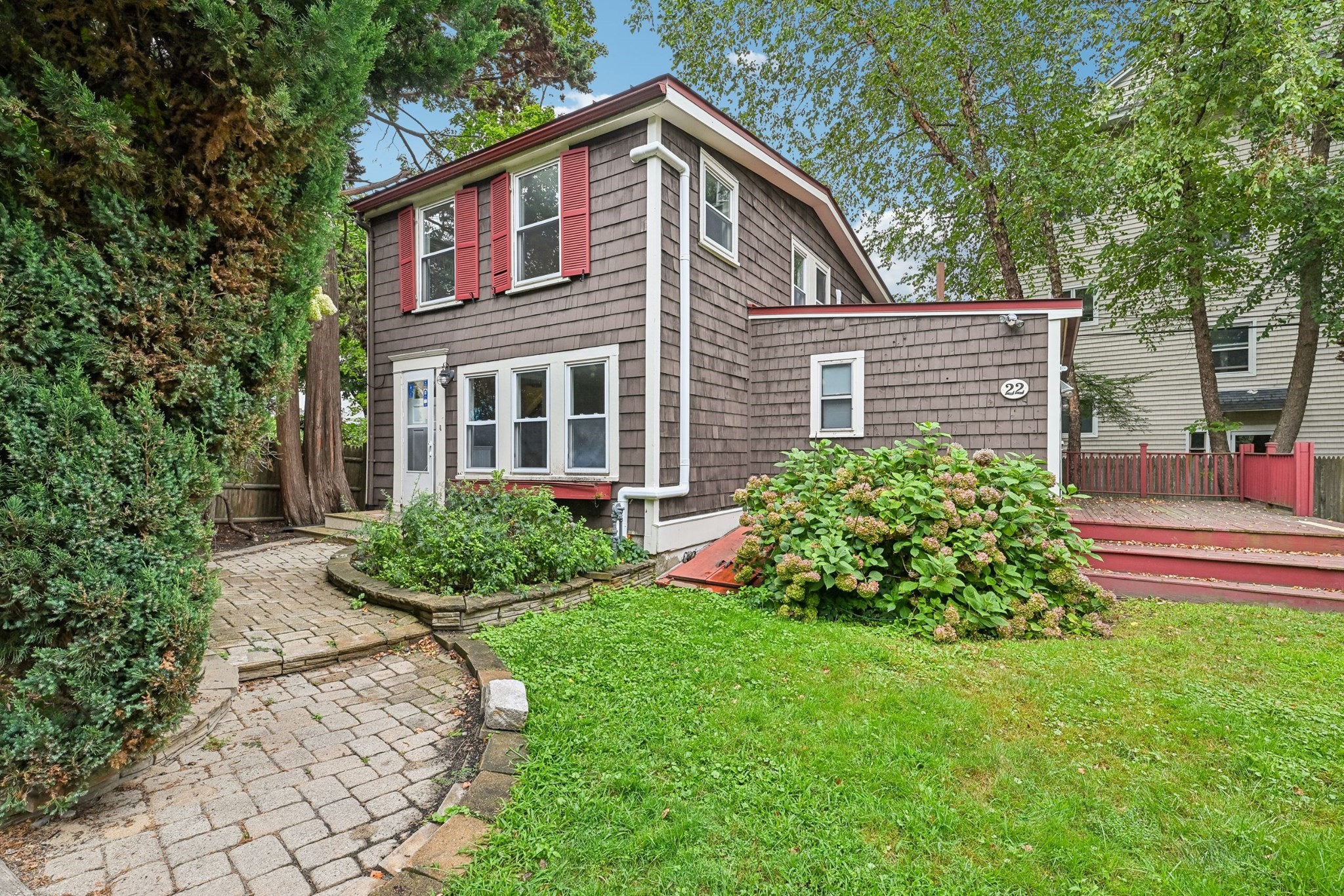 22 Claremont Ter Property Photo 1