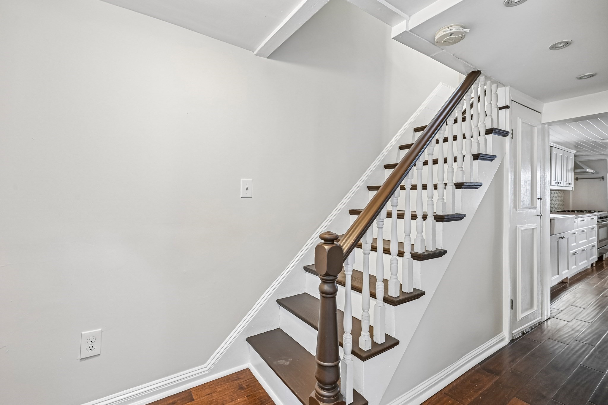 22 Claremont Ter Property Photo 8