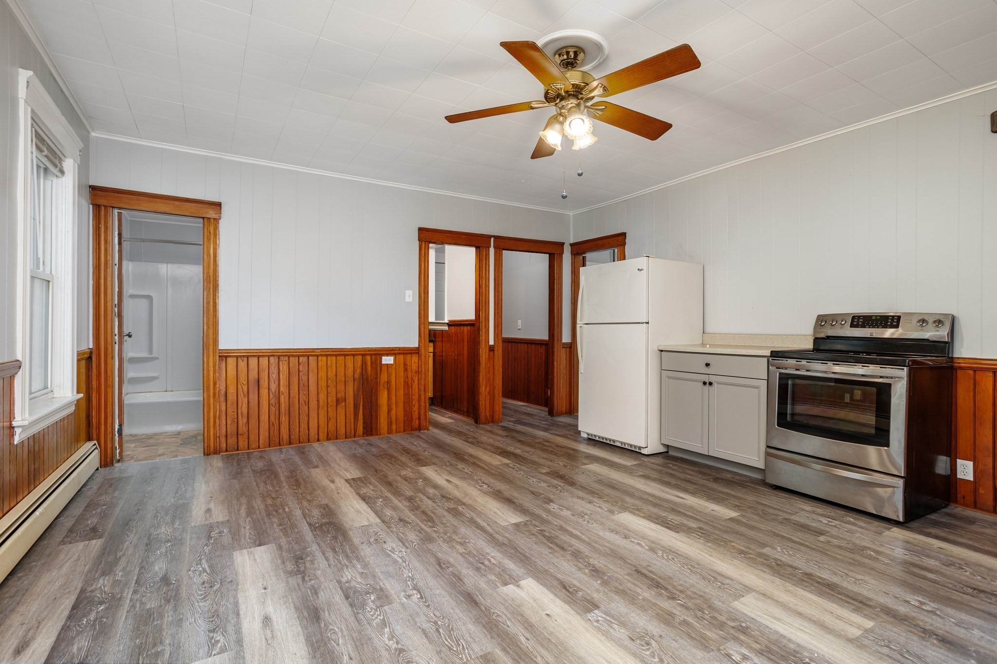 193 Logan St Property Photo 6