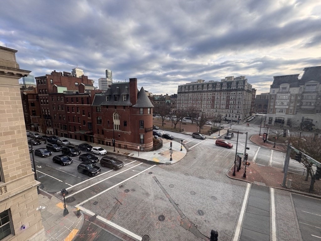636 Beacon St # 404 Property Photo 15