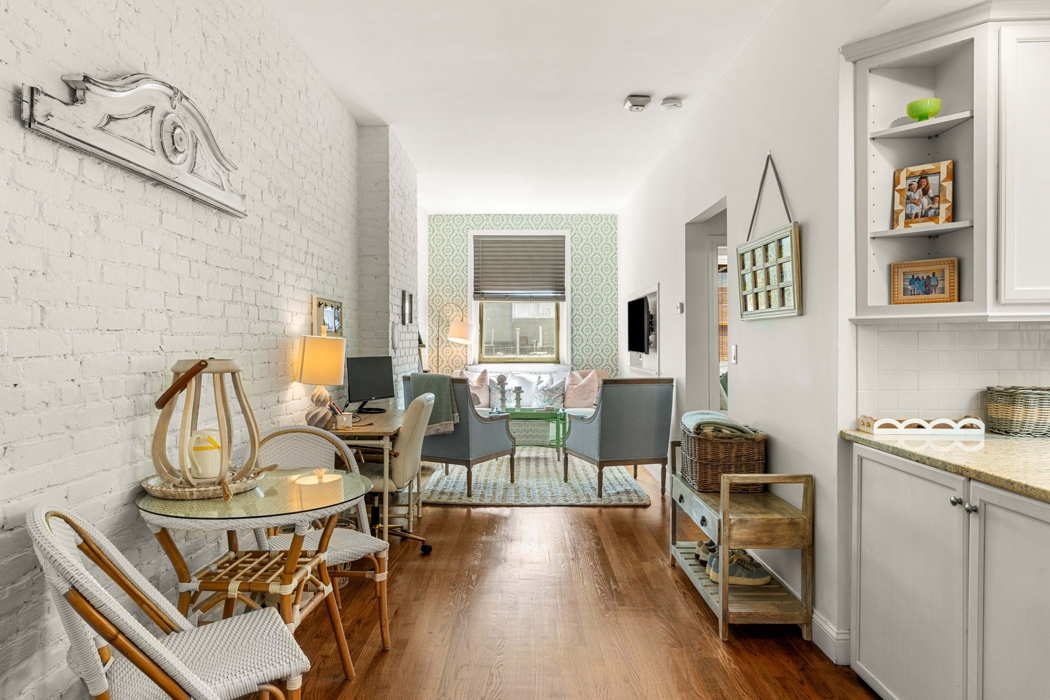 198 Saint Botolph St # 9 Property Photo 1