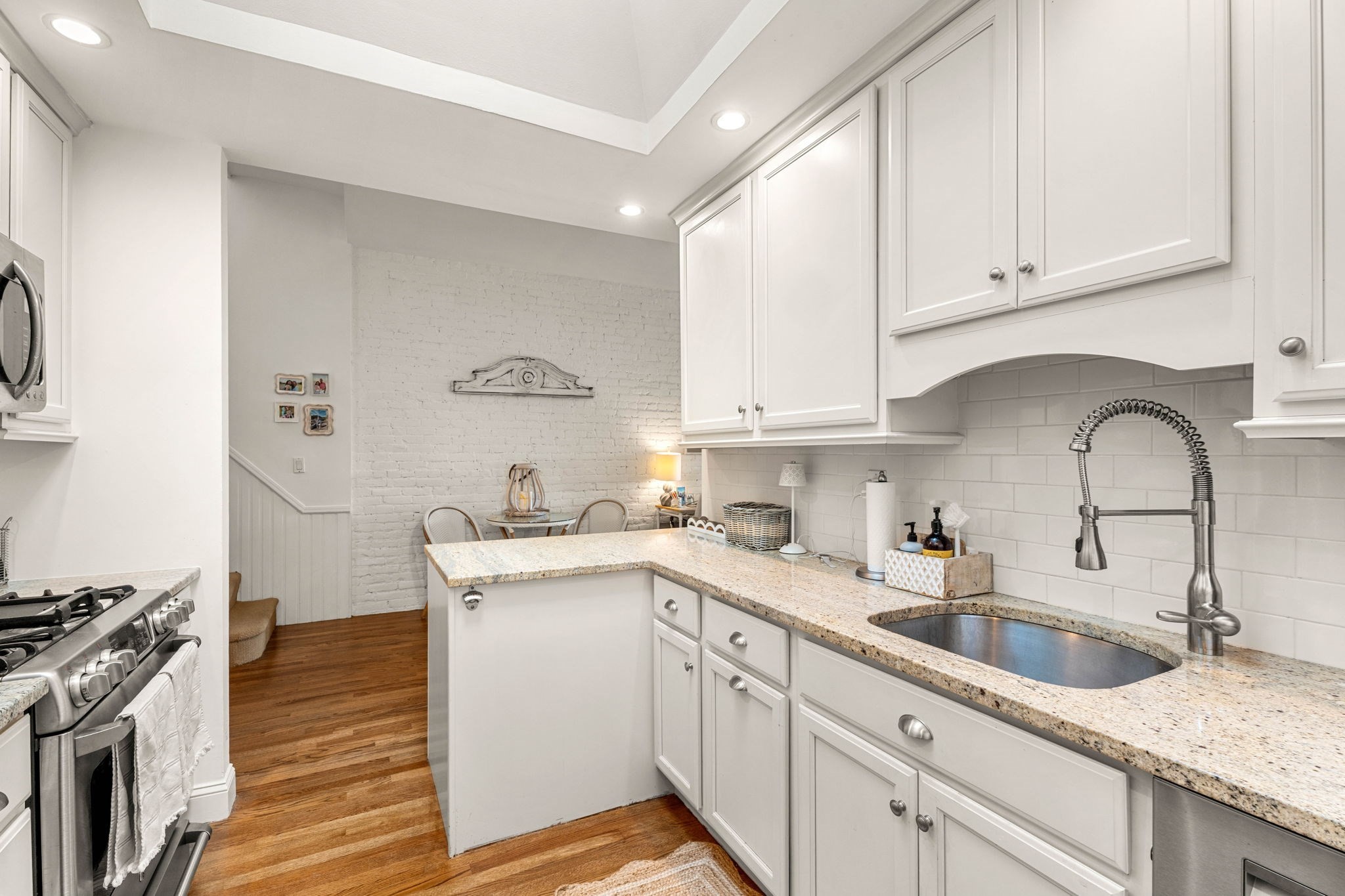 198 Saint Botolph St # 9 Property Photo 6