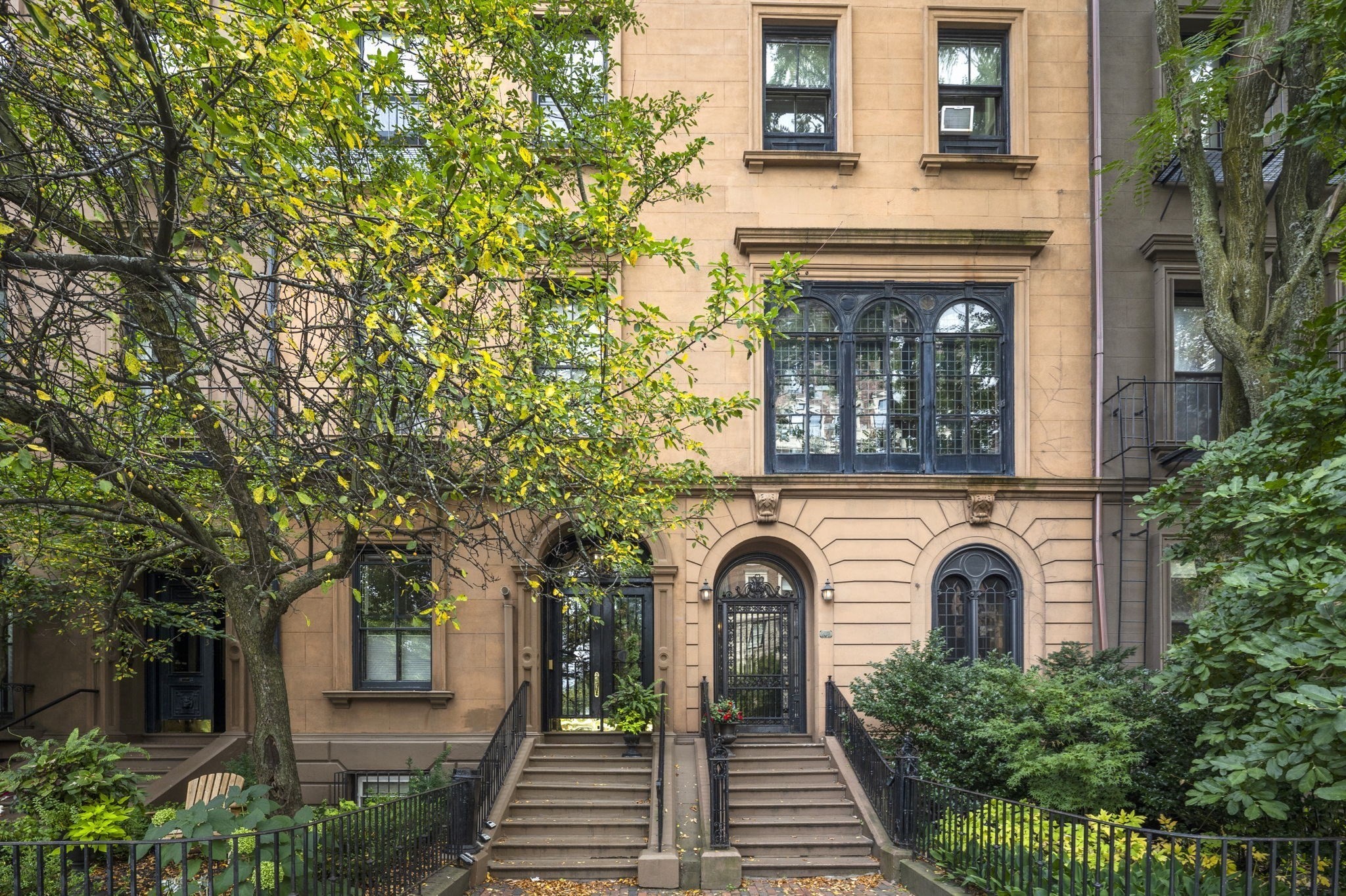 105 Beacon St. Property Photo 2