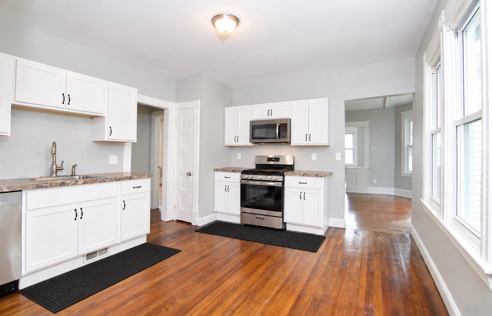 45 Middlesex St Property Photo 2