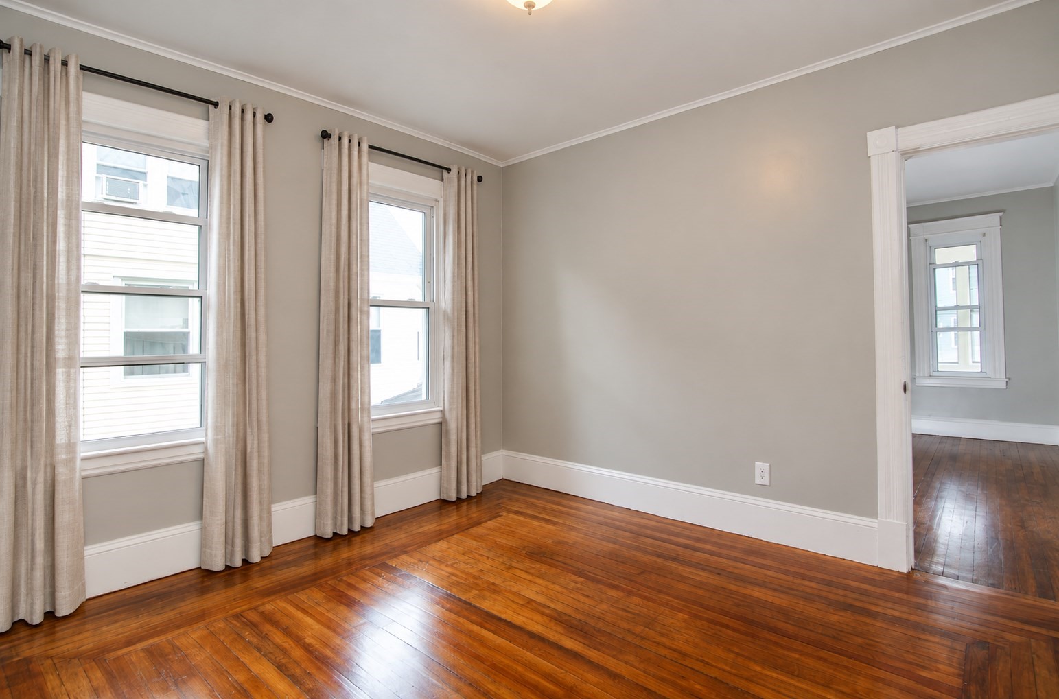 45 Middlesex St Property Photo 7